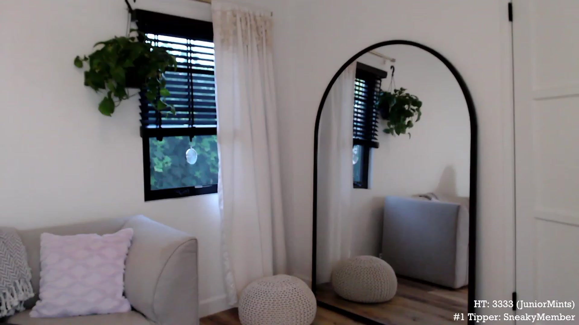 Gallery image thumbnail from Marie's myfreecams stream on, 07/22/2023, 03:05 image 16 of 20