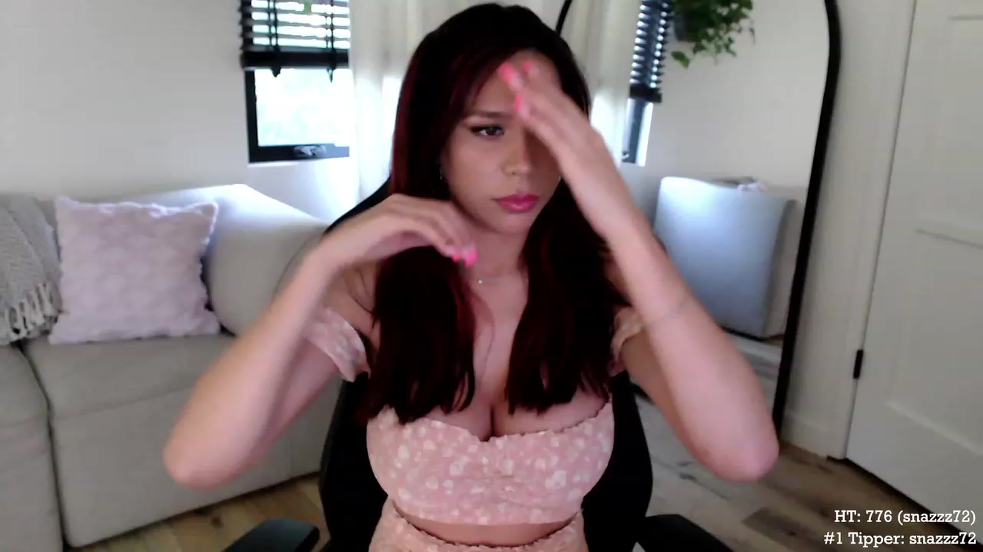 Gallery image thumbnail from Marie's myfreecams stream on, 08/04/2023, 24:45 image 19 of 20