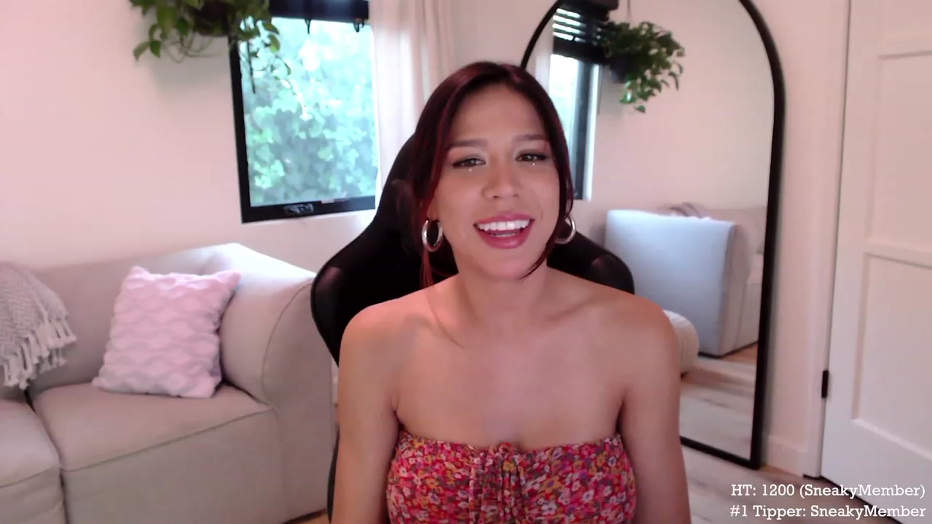 Gallery image thumbnail from Marie's myfreecams stream on, 08/22/2023, 03:01 image 11 of 20