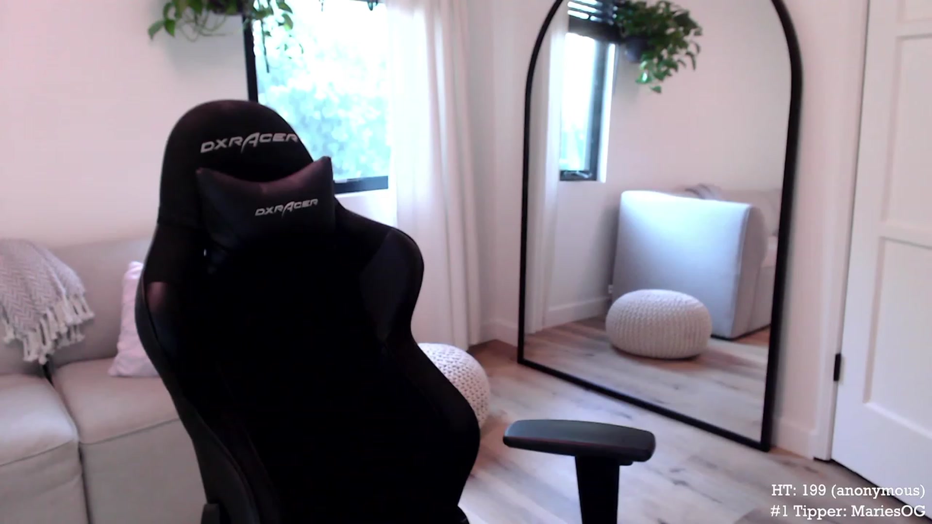 Gallery image thumbnail from Marie's myfreecams stream on, 08/22/2023, 03:01 image 1 of 20