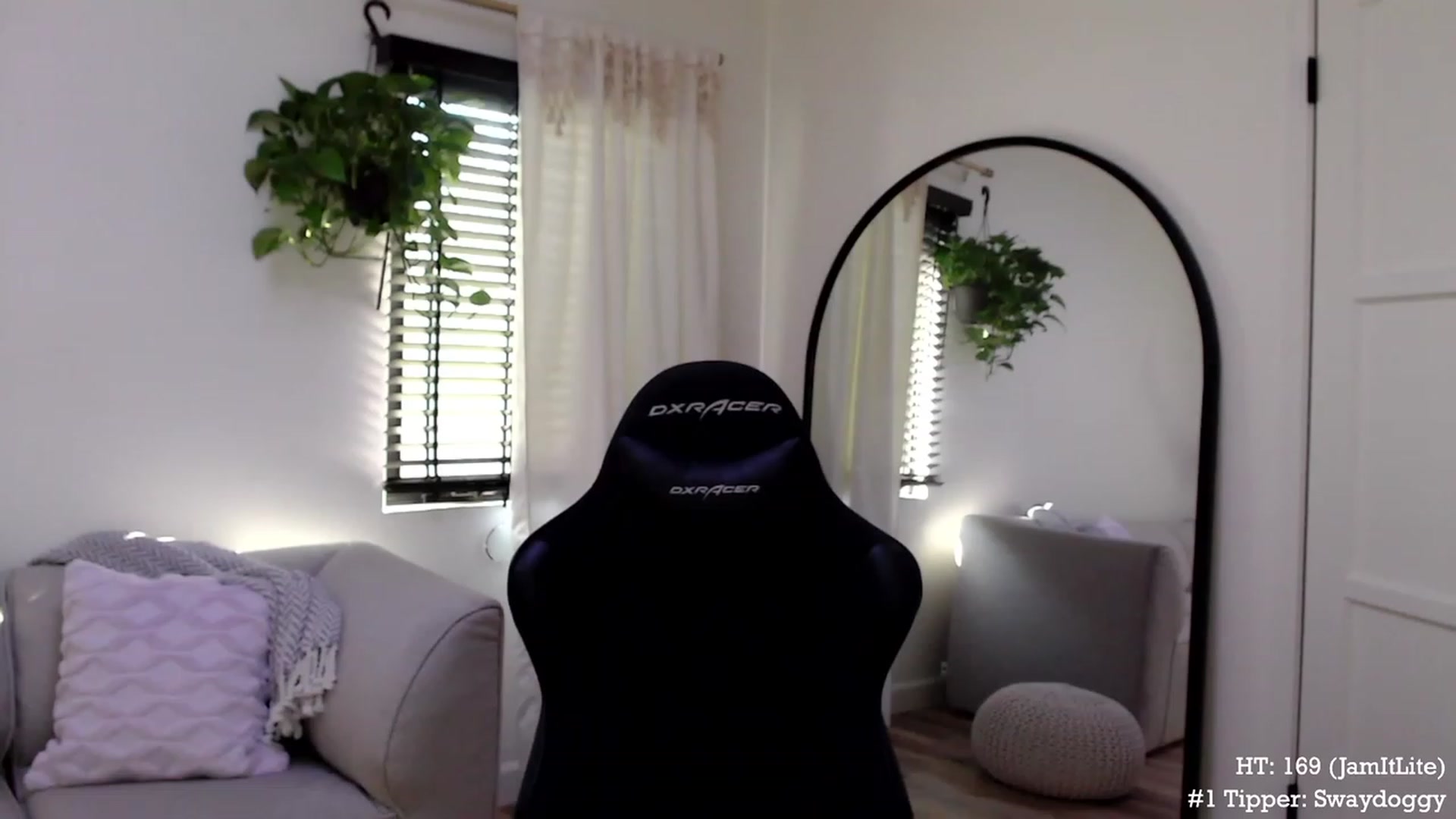 Gallery image thumbnail from Marie's myfreecams stream on, 09/13/2023, 24:02 image 11 of 20