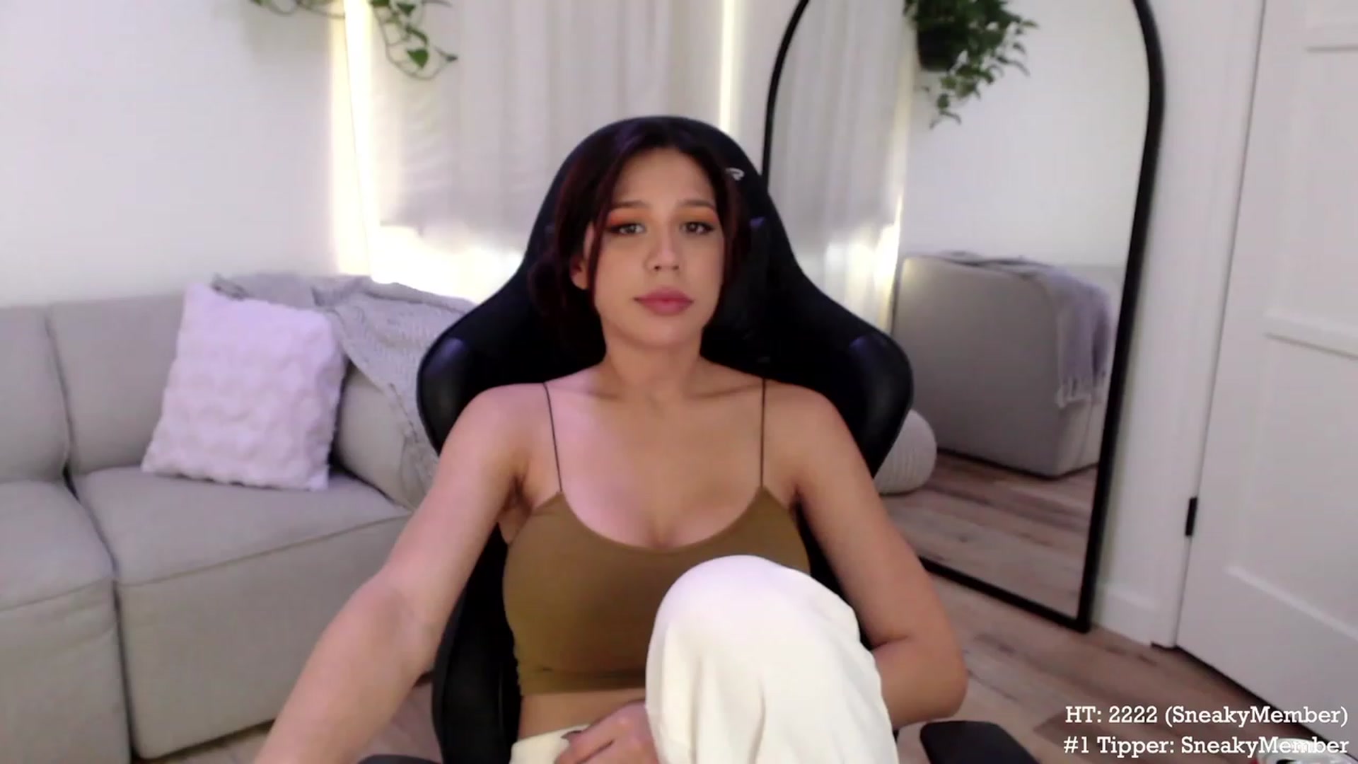 Gallery image thumbnail from Marie's myfreecams stream on, 09/16/2023, 02:59 image 4 of 20