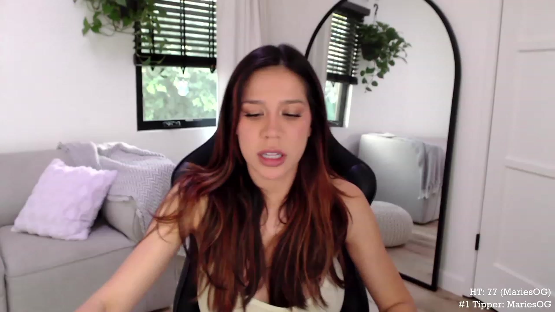 Gallery image thumbnail from Marie's myfreecams stream on, 09/20/2023, 05:03 image 1 of 20