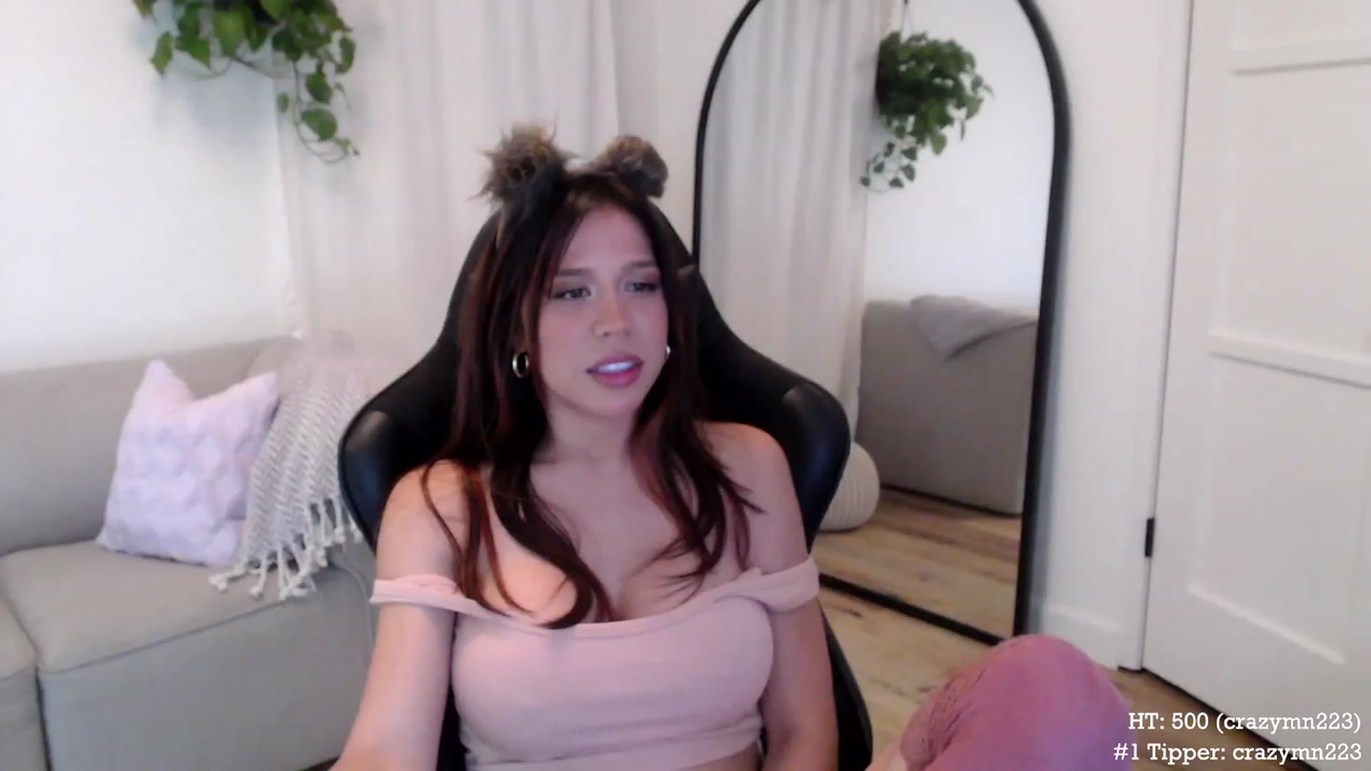 Gallery image thumbnail from Marie's myfreecams stream on, 10/03/2023, 02:34 image 16 of 20
