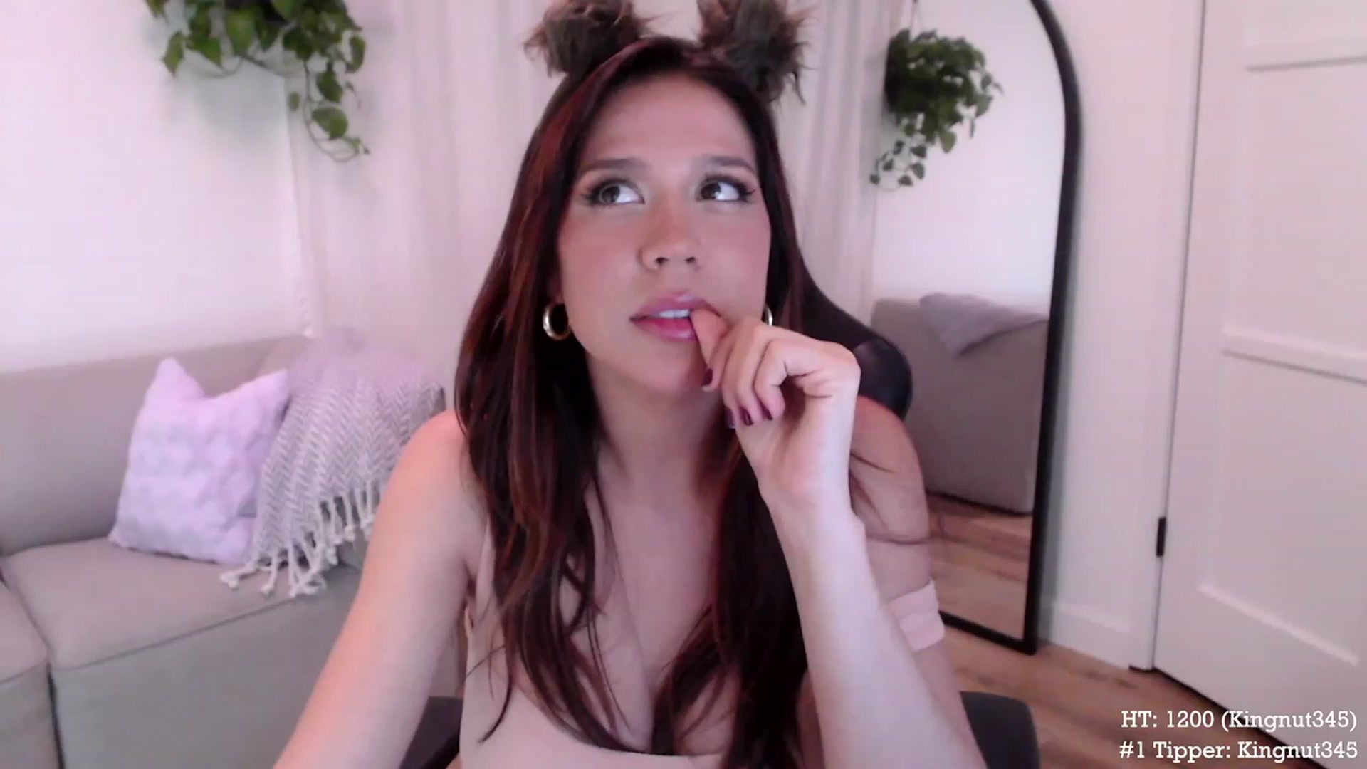 Gallery image thumbnail from Marie's myfreecams stream on, 10/03/2023, 04:10 image 6 of 20