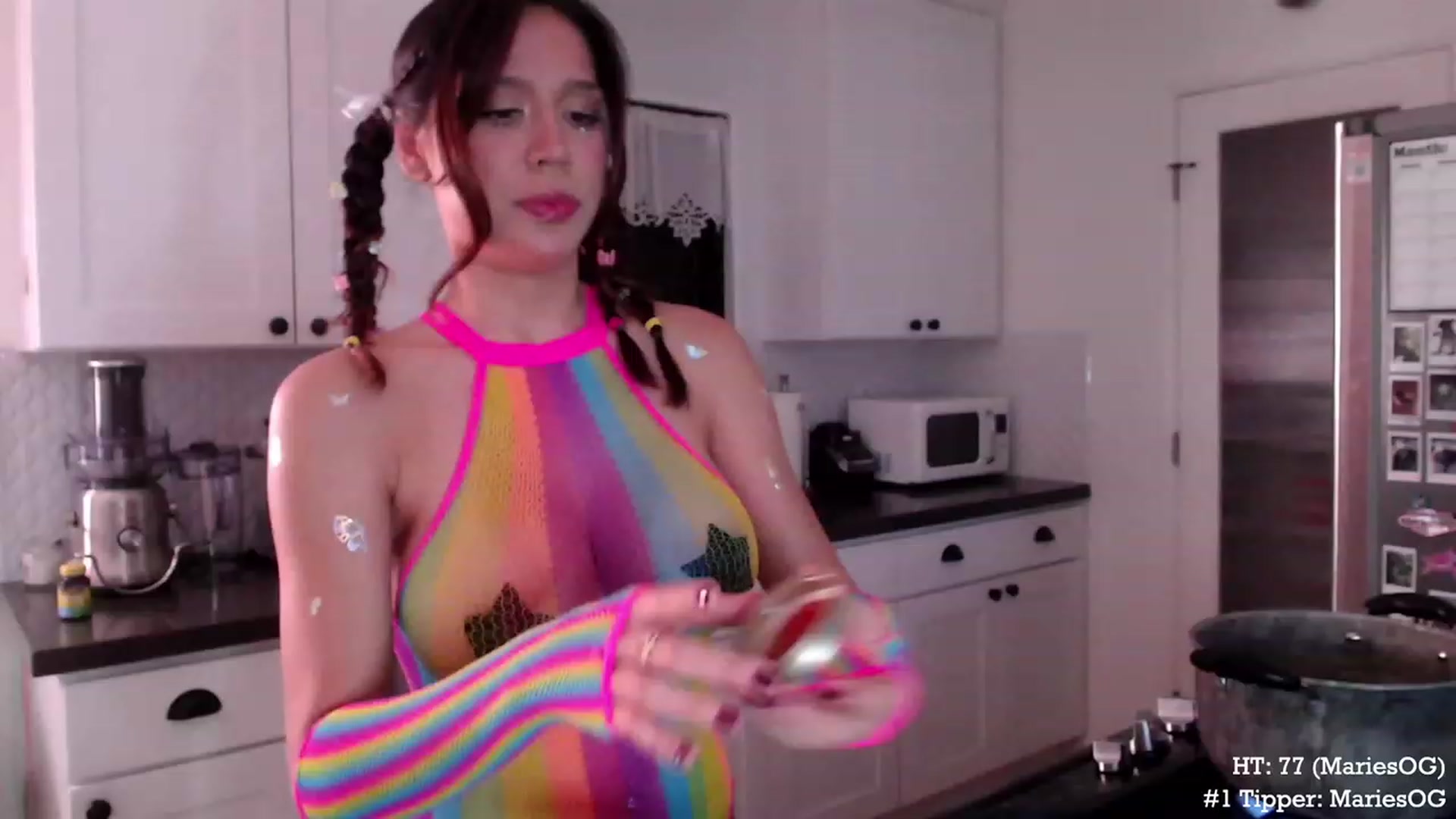 Gallery image thumbnail from Marie's myfreecams stream on, 10/04/2023, 02:48 image 11 of 20