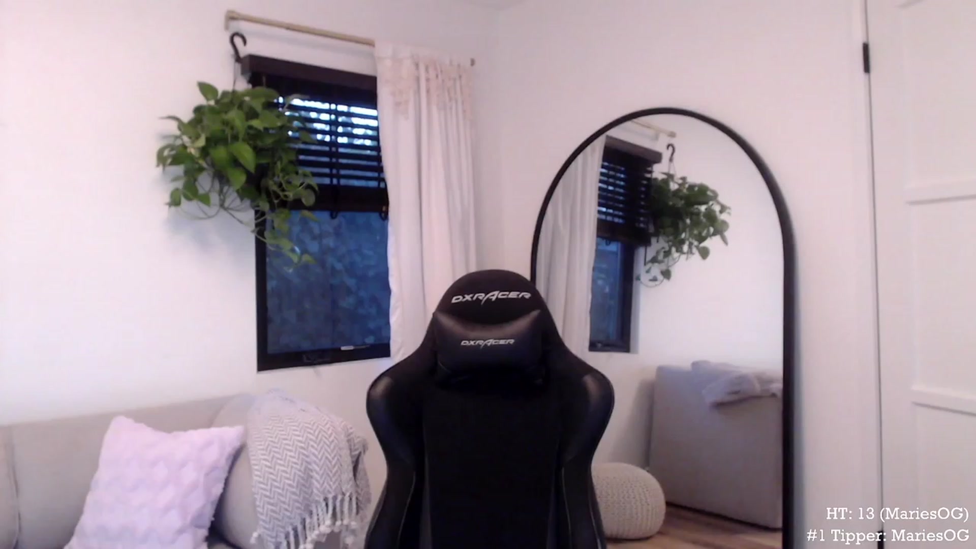 Gallery image thumbnail from Marie's myfreecams stream on, 10/04/2023, 02:48 image 1 of 20
