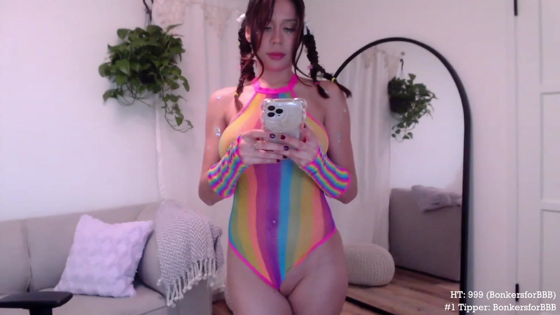 Gallery image thumbnail from Marie's myfreecams stream on, 10/04/2023, 04:05 image 17 of 20