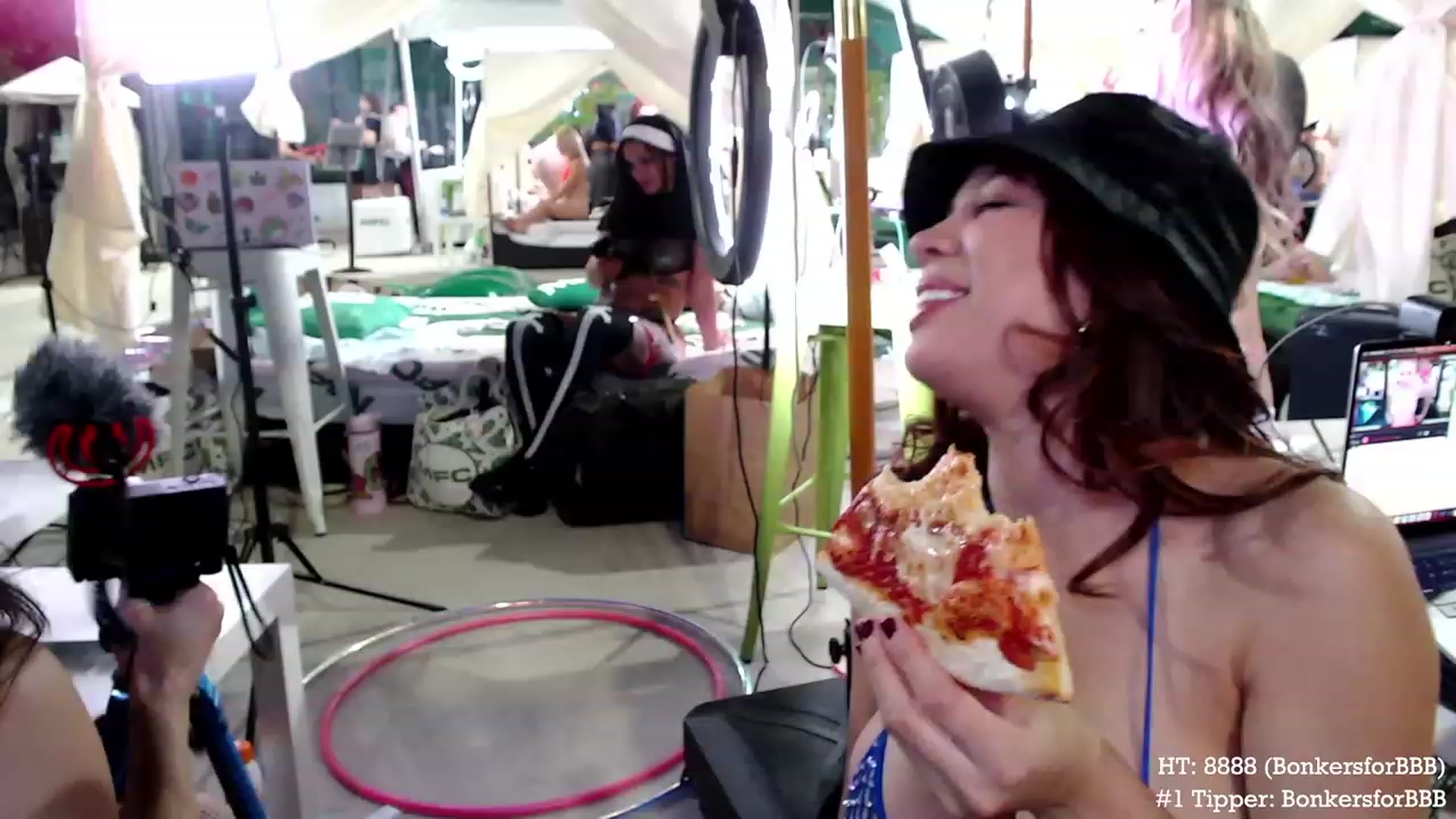 Gallery image thumbnail from Marie's myfreecams stream on, 10/11/2023, 04:00 image 15 of 20