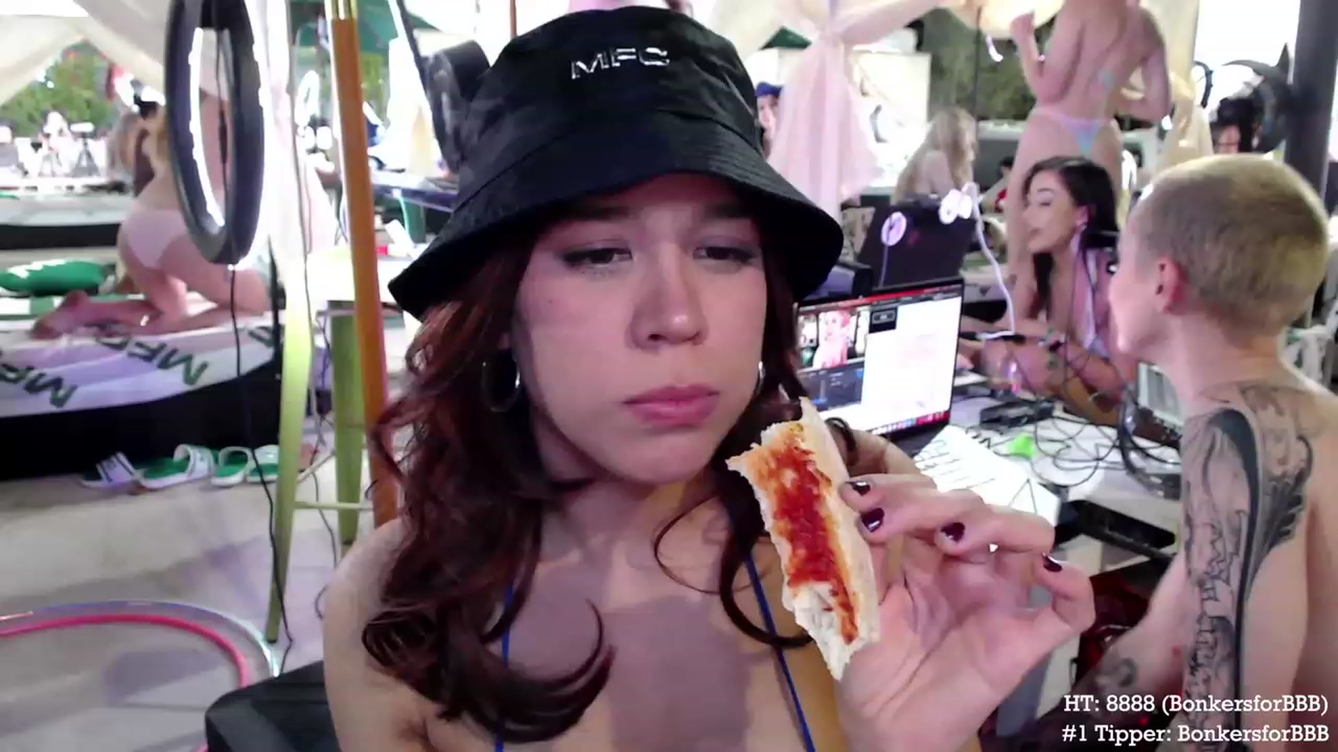 Gallery image thumbnail from Marie's myfreecams stream on, 10/11/2023, 04:00 image 16 of 20