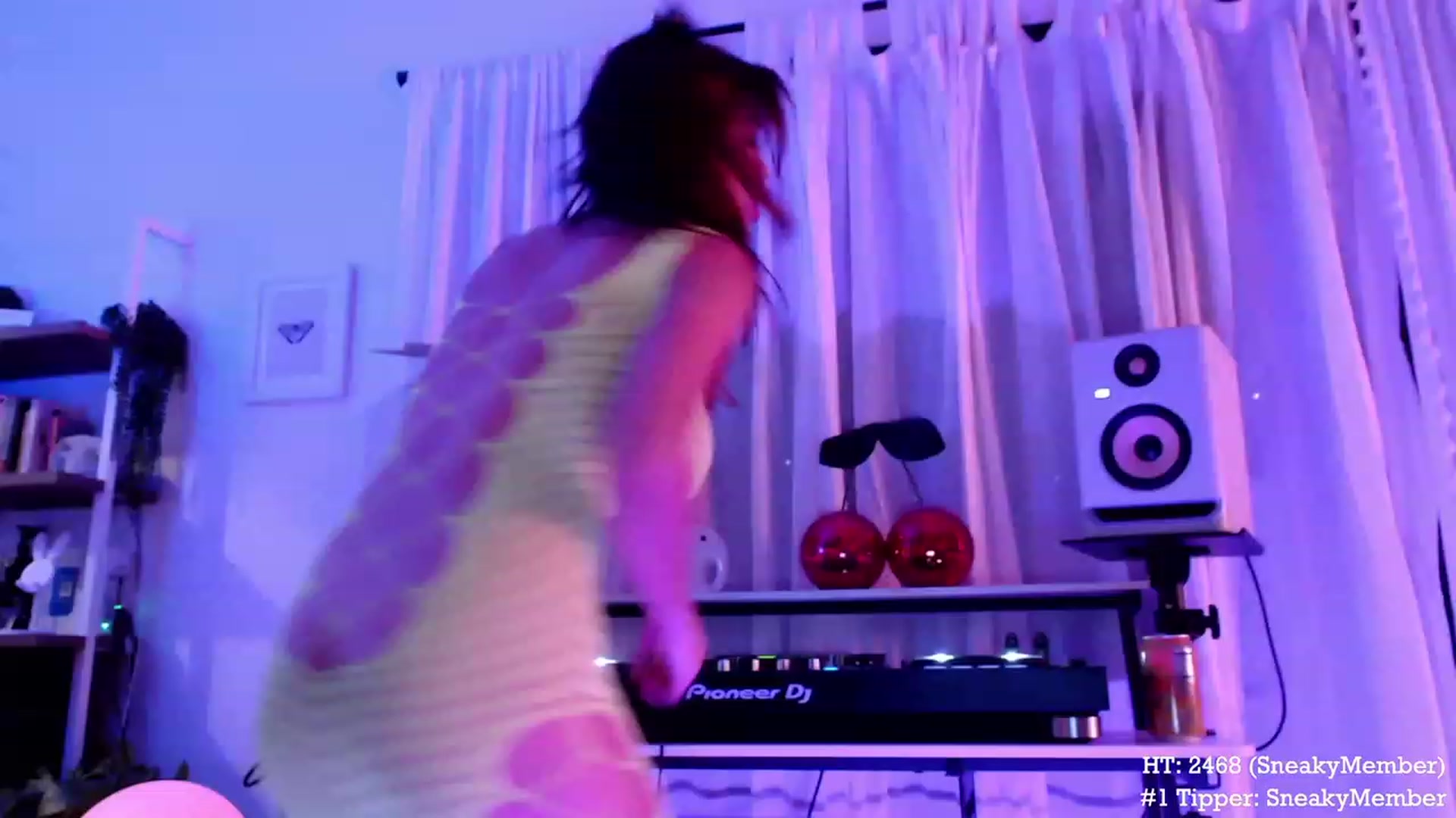 Gallery image thumbnail from Marie's myfreecams stream on, 10/17/2023, 07:04 image 14 of 20