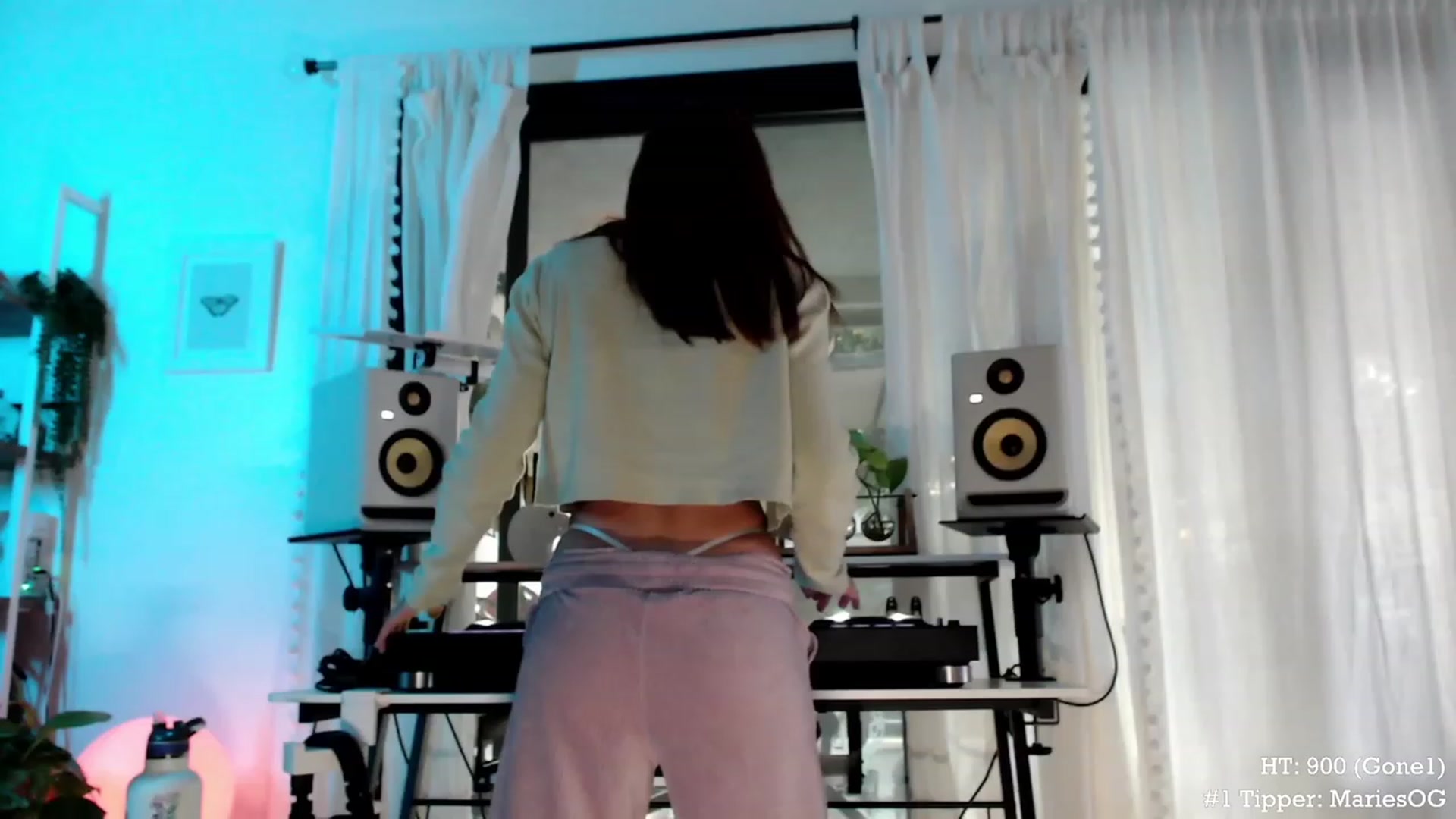 Gallery image thumbnail from Marie's myfreecams stream on, 11/11/2023, 24:52 image 17 of 20