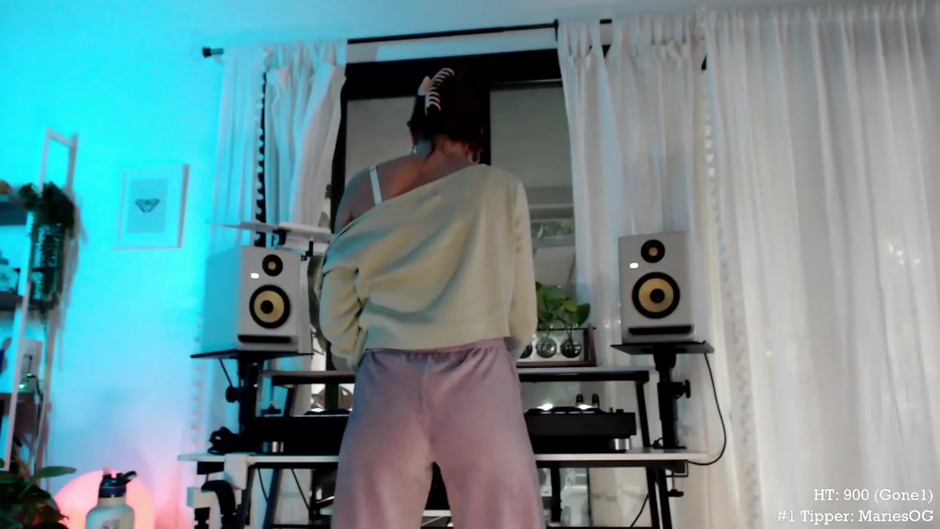 Gallery image thumbnail from Marie's myfreecams stream on, 11/11/2023, 24:52 image 20 of 20