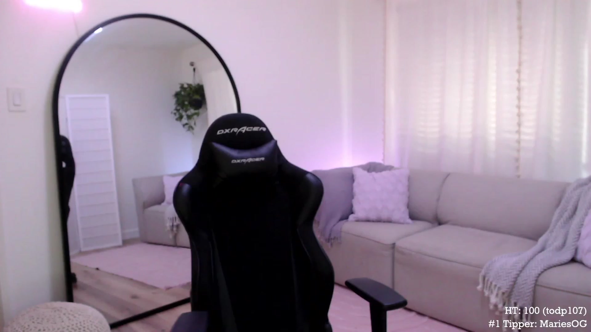 Gallery image thumbnail from Marie's myfreecams stream on, 11/16/2023, 22:43 image 5 of 20
