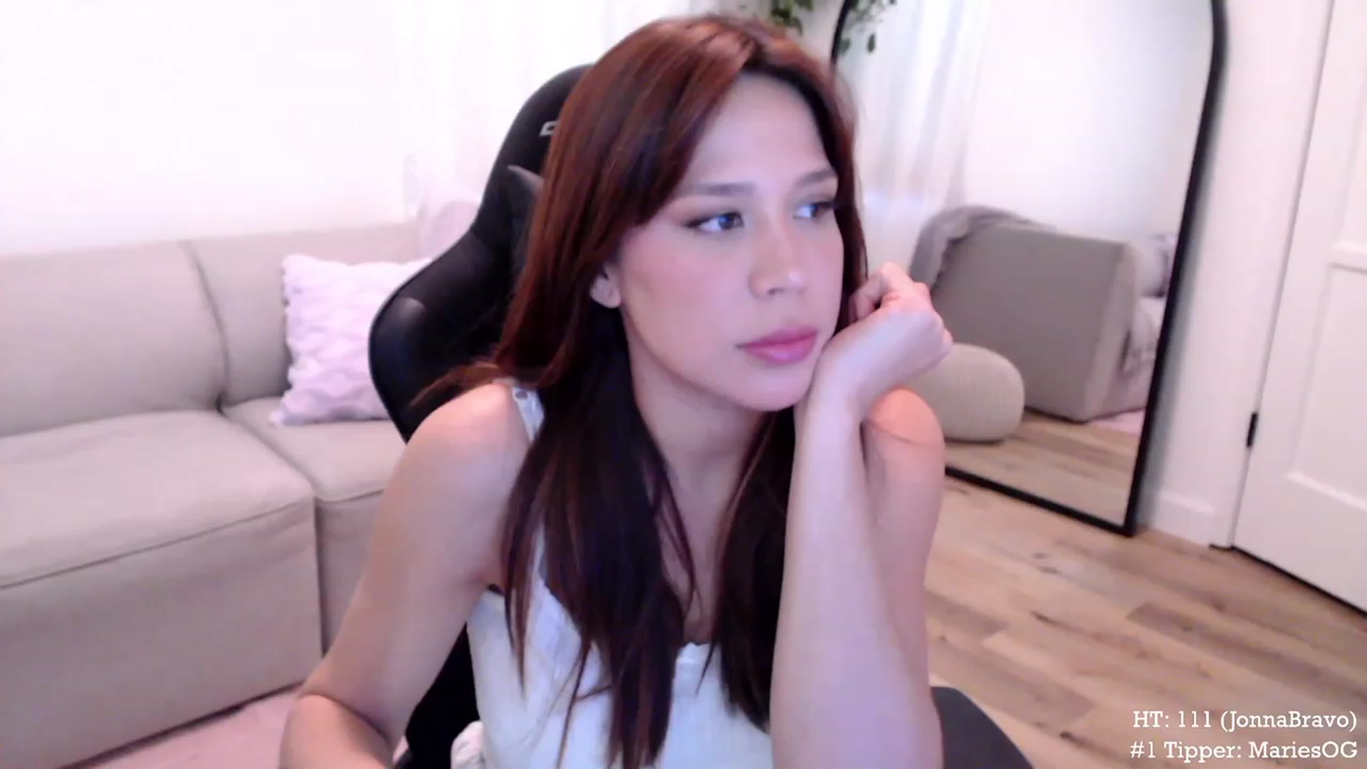 Gallery image thumbnail from Marie's myfreecams stream on, 11/28/2023, 24:48 image 6 of 20