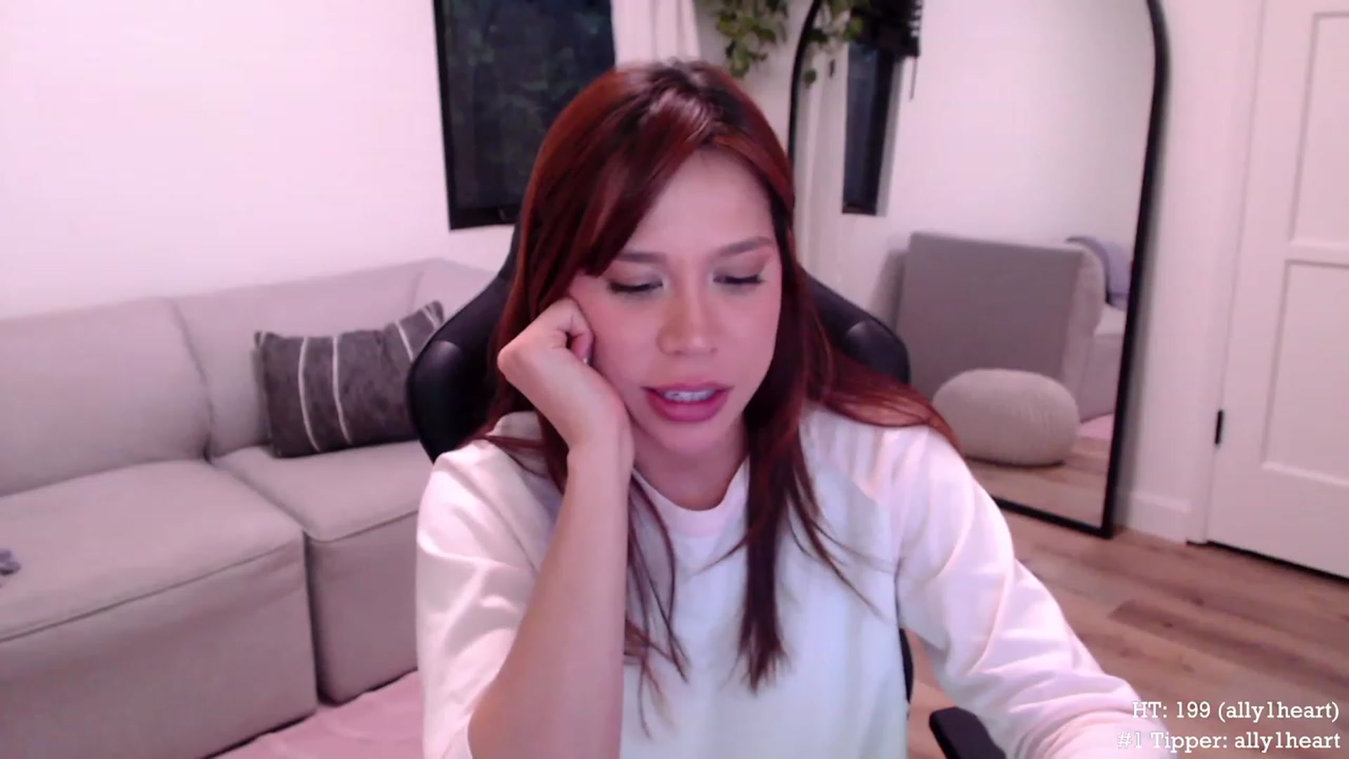 Gallery image thumbnail from Marie's myfreecams stream on, 12/06/2023, 01:01 image 20 of 20