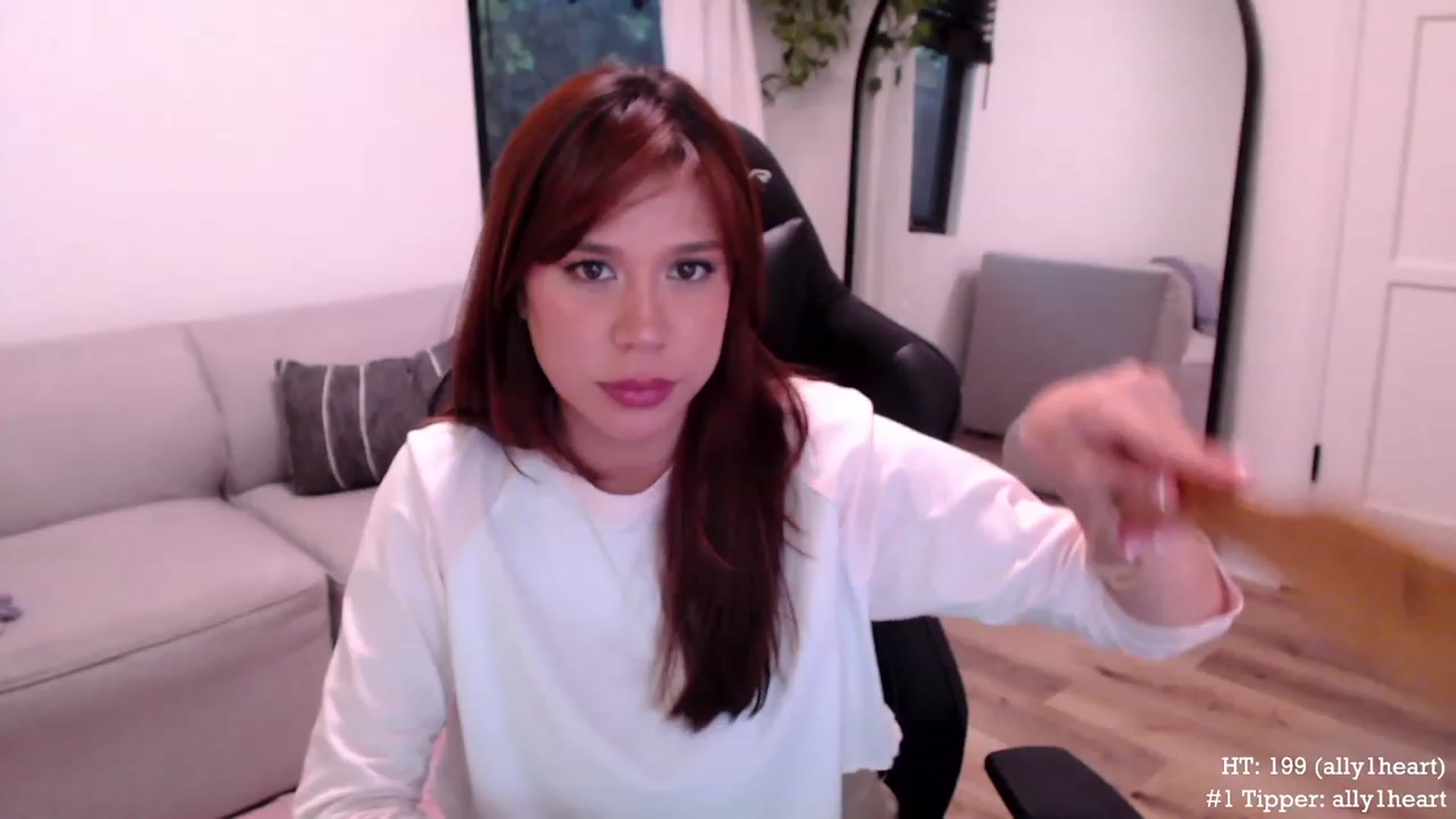 Gallery image thumbnail from Marie's myfreecams stream on, 12/06/2023, 01:01 image 17 of 20