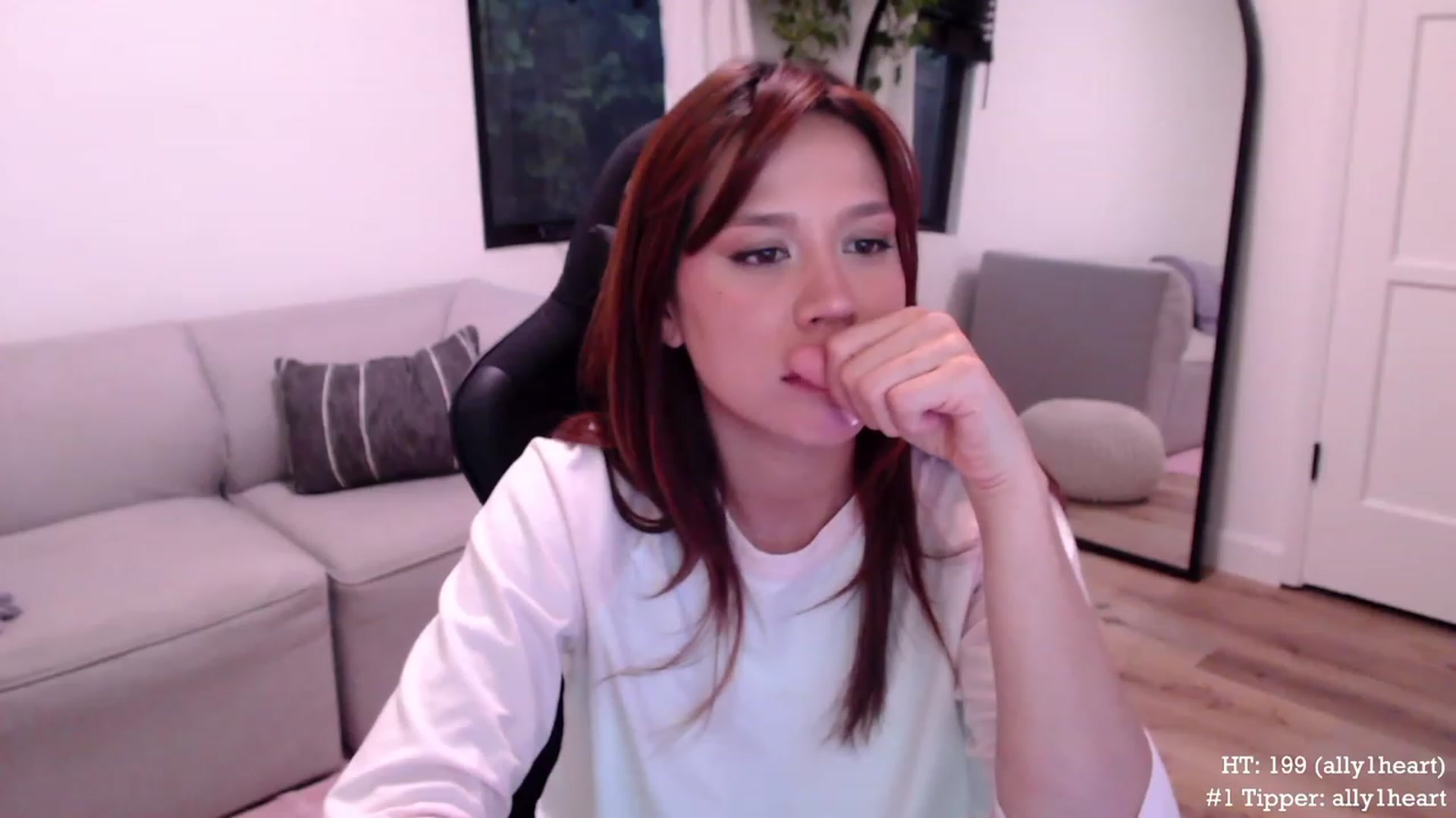 Gallery image thumbnail from Marie's myfreecams stream on, 12/06/2023, 01:01 image 19 of 20