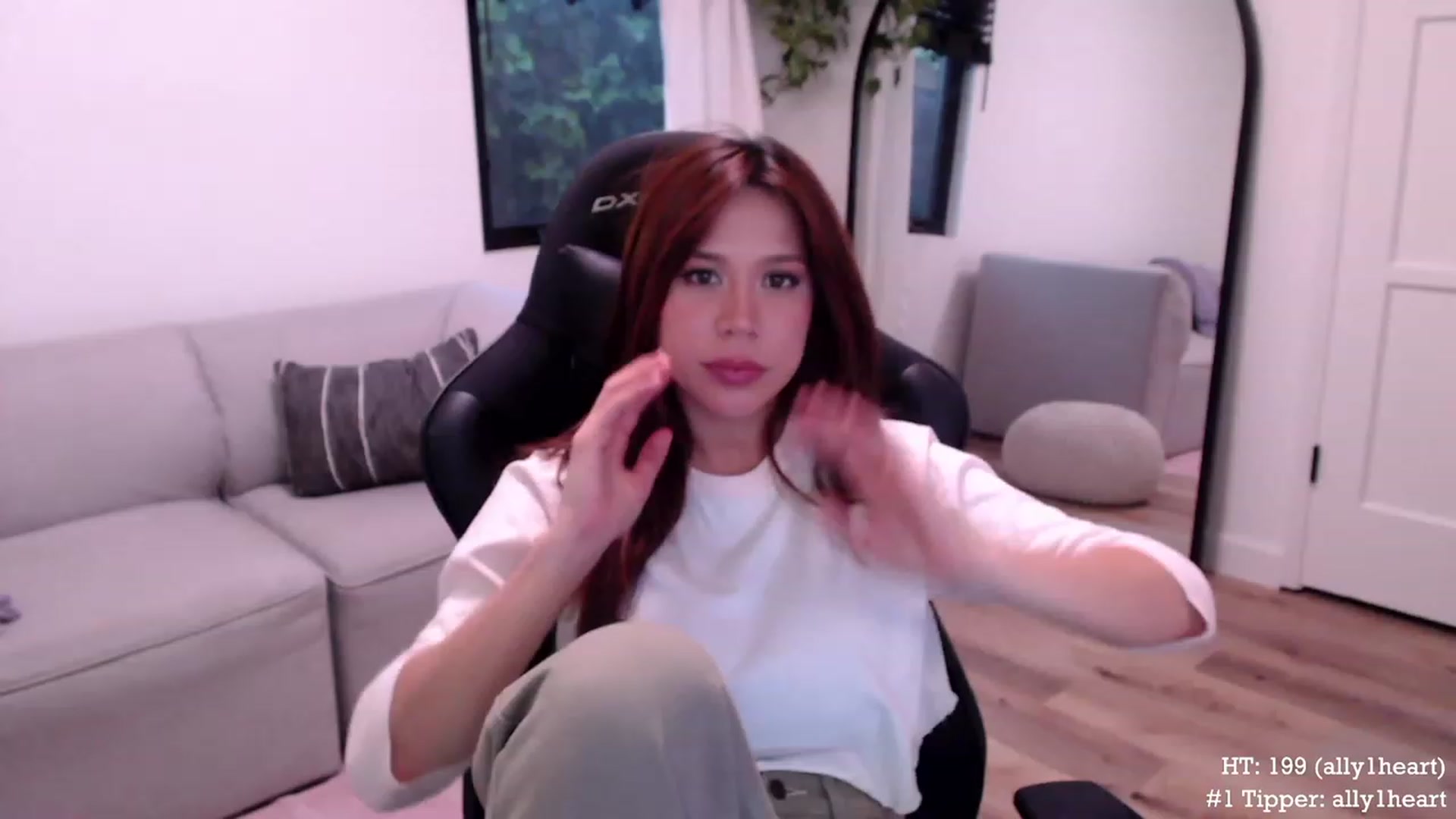 Gallery image thumbnail from Marie's myfreecams stream on, 12/06/2023, 01:01 image 16 of 20