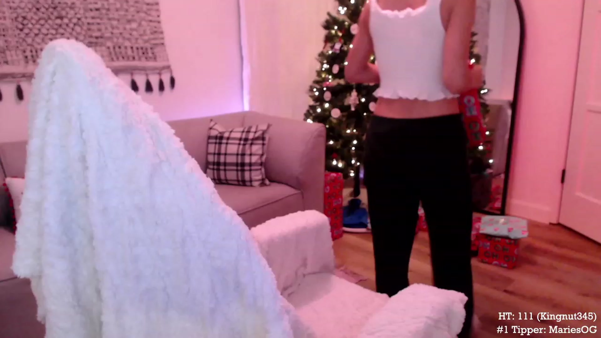 Gallery image thumbnail from Marie's myfreecams stream on, 12/28/2023, 03:56 image 14 of 20