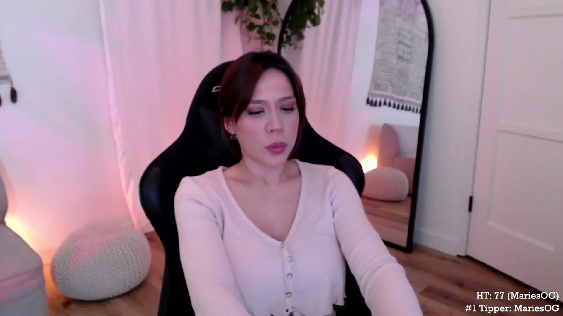 Gallery image thumbnail from Marie's myfreecams stream on, 01/06/2024, 05:53 image 1 of 20