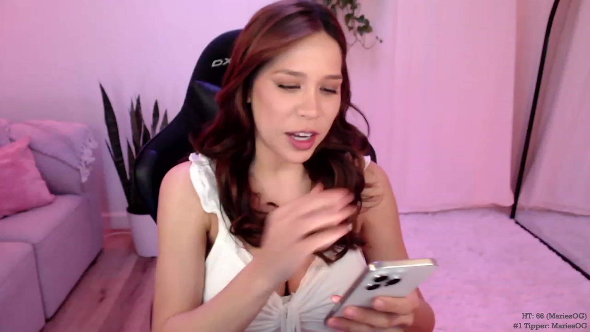 Gallery image thumbnail from Marie's myfreecams stream on, 03/09/2024, 02:23 image 8 of 20