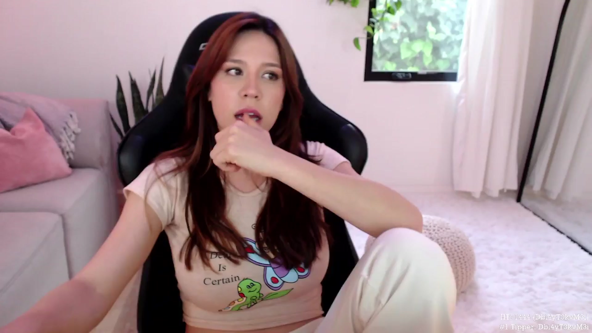 Gallery image thumbnail from Marie's myfreecams stream on, 03/28/2024, 01:38 image 2 of 20