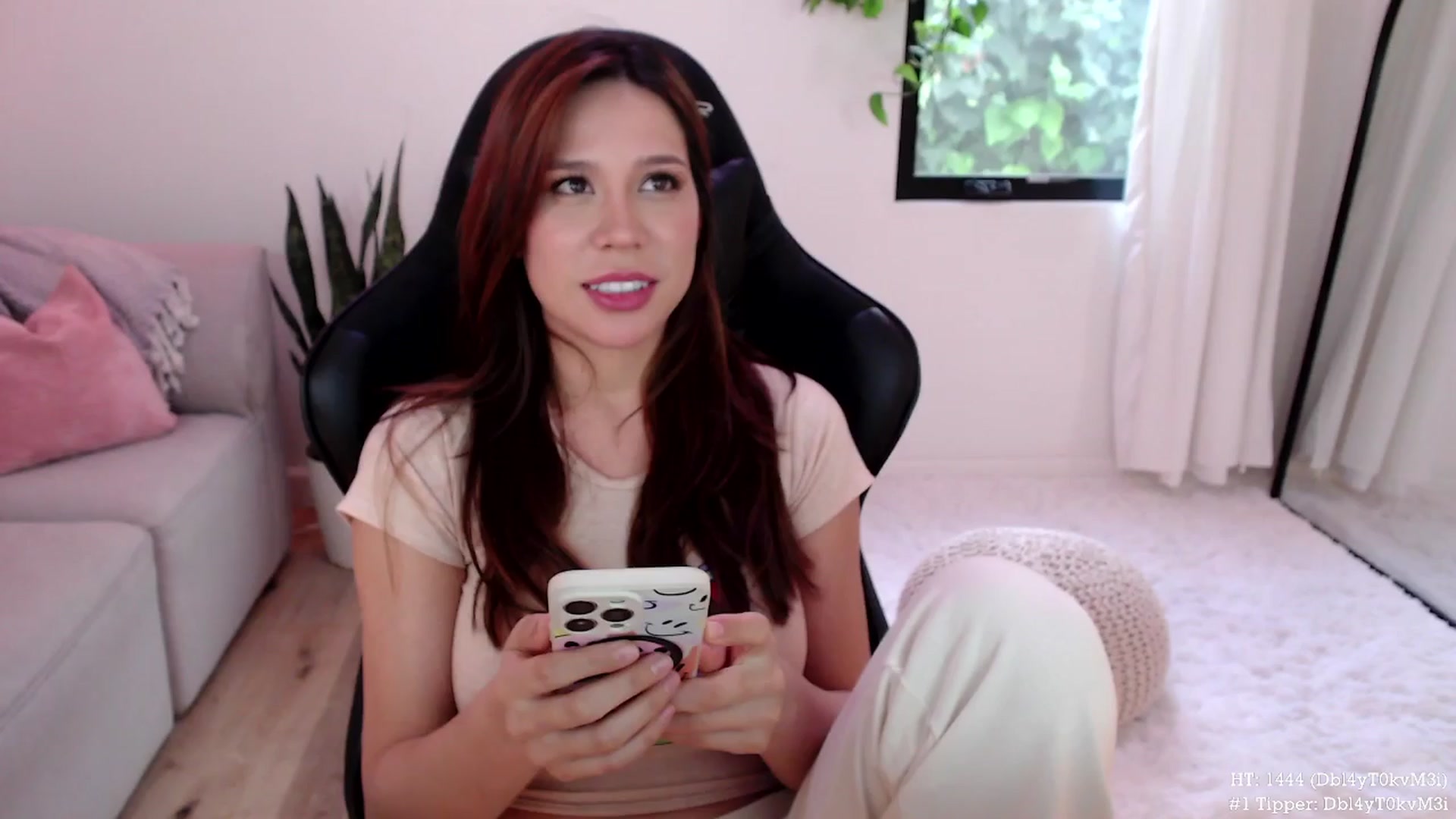 Gallery image thumbnail from Marie's myfreecams stream on, 03/28/2024, 01:38 image 3 of 20