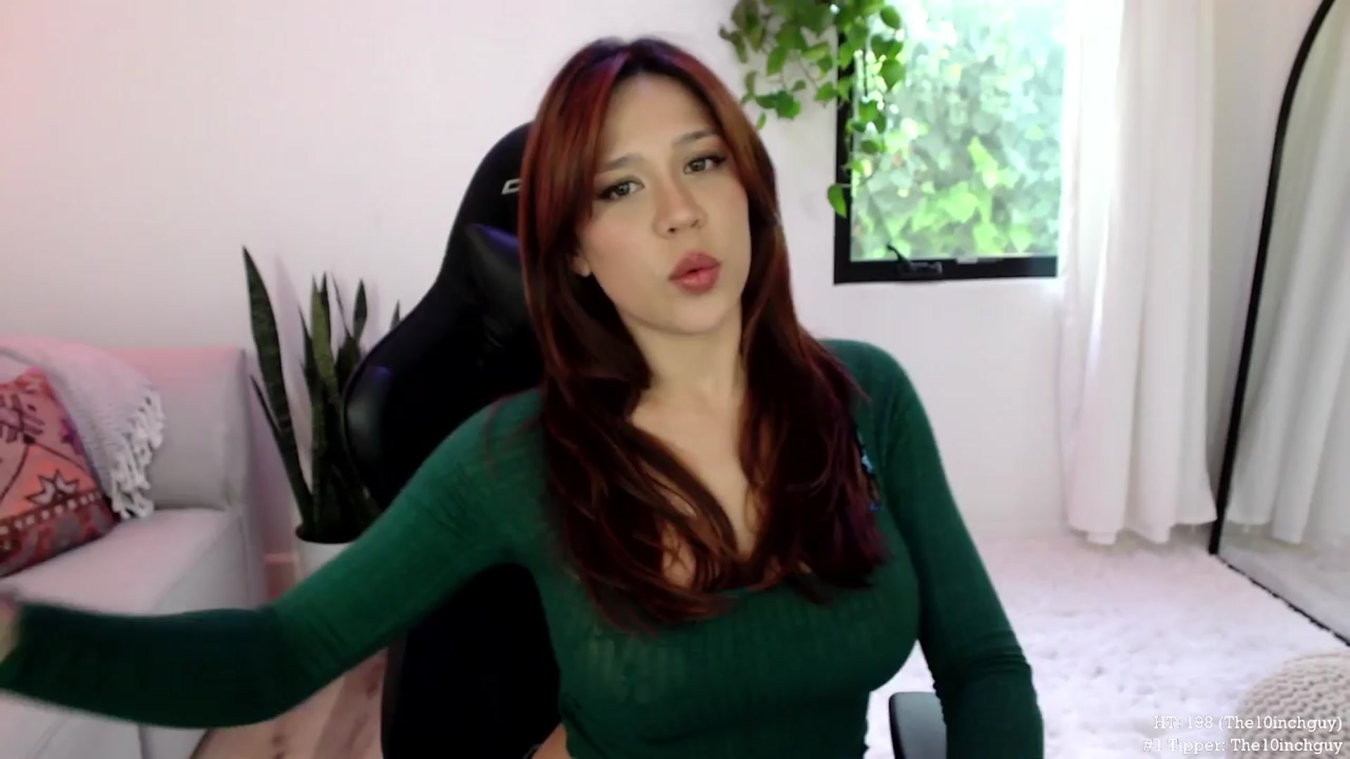 Gallery image thumbnail from Marie's myfreecams stream on, 04/02/2024, 01:32 image 7 of 20
