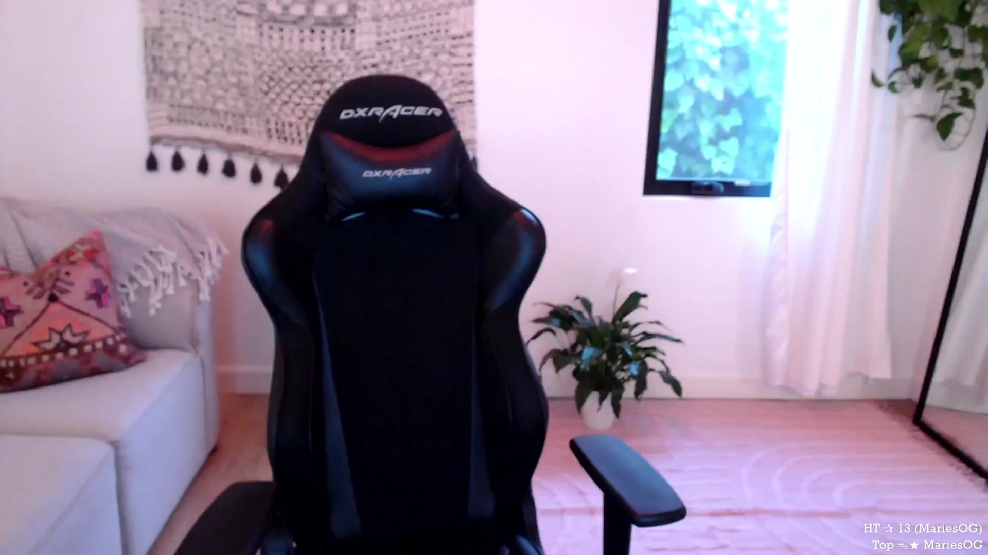 Gallery image thumbnail from Marie's myfreecams stream on, 05/22/2024, 04:40 image 1 of 20