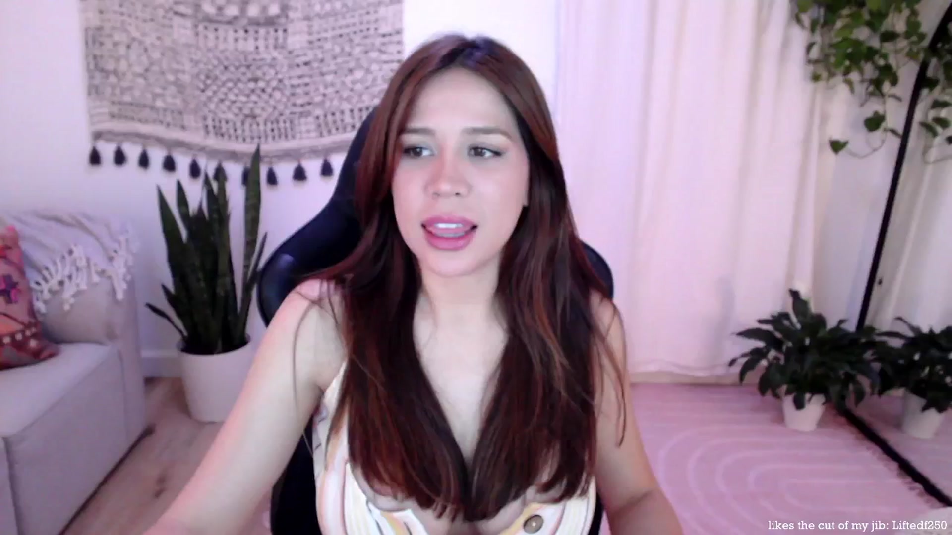 Gallery image thumbnail from Marie's myfreecams stream on, 06/08/2024, 05:08 image 9 of 20