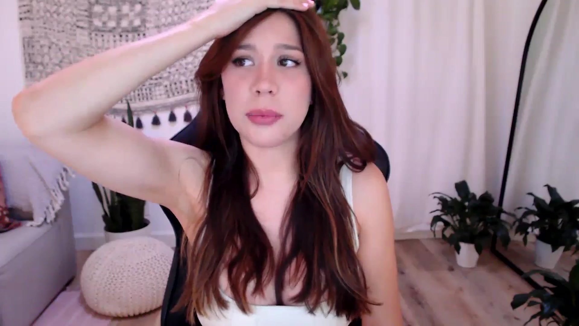 Gallery image thumbnail from Marie's myfreecams stream on, 06/28/2024, 24:06 image 16 of 20