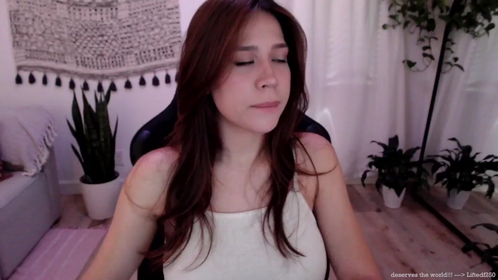 Gallery image thumbnail from Marie's myfreecams stream on, 07/03/2024, 20:27 image 1 of 20