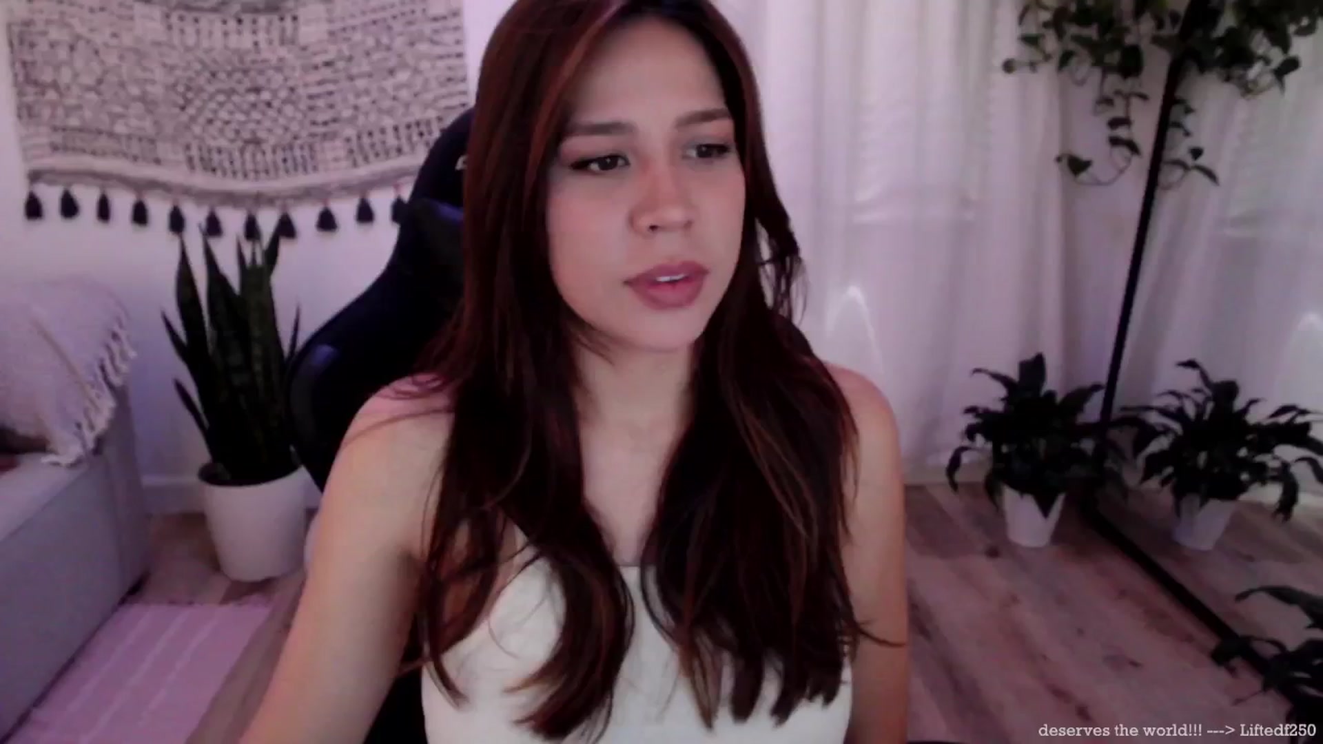 Gallery image thumbnail from Marie's myfreecams stream on, 07/03/2024, 20:27 image 6 of 20