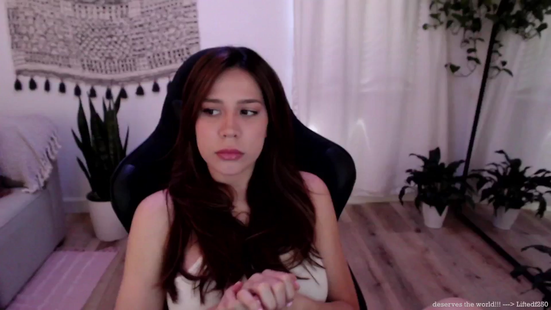 Gallery image thumbnail from Marie's myfreecams stream on, 07/03/2024, 20:27 image 20 of 20