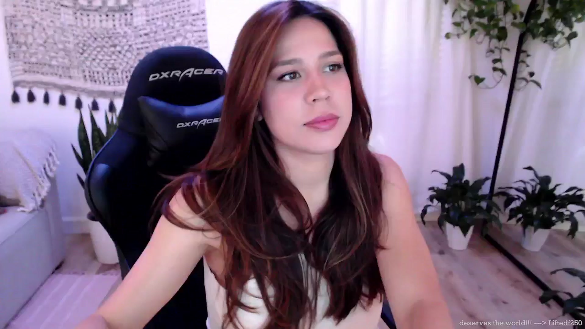 Gallery image thumbnail from Marie's myfreecams stream on, 07/03/2024, 22:38 image 6 of 20