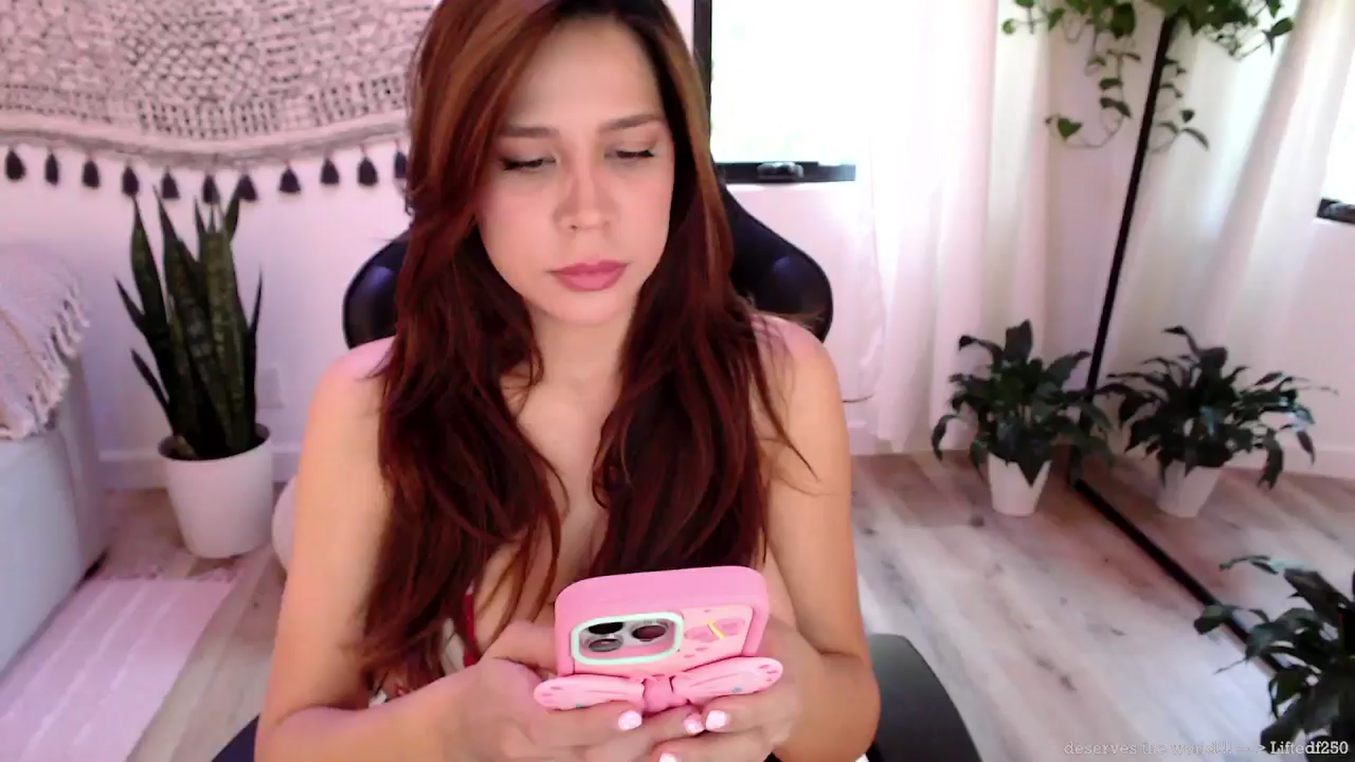 Gallery image thumbnail from Marie's myfreecams stream on, 07/03/2024, 22:38 image 19 of 20