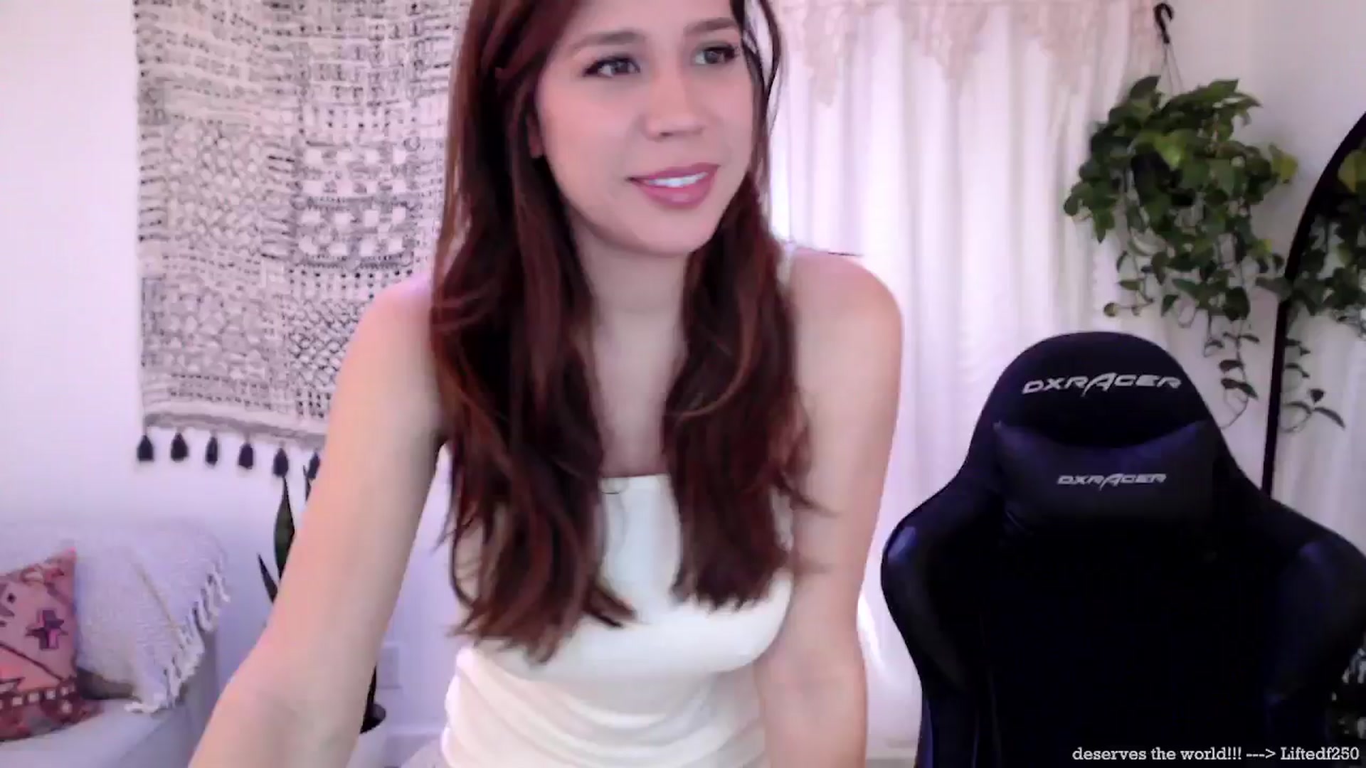 Gallery image thumbnail from Marie's myfreecams stream on, 07/03/2024, 22:38 image 5 of 20