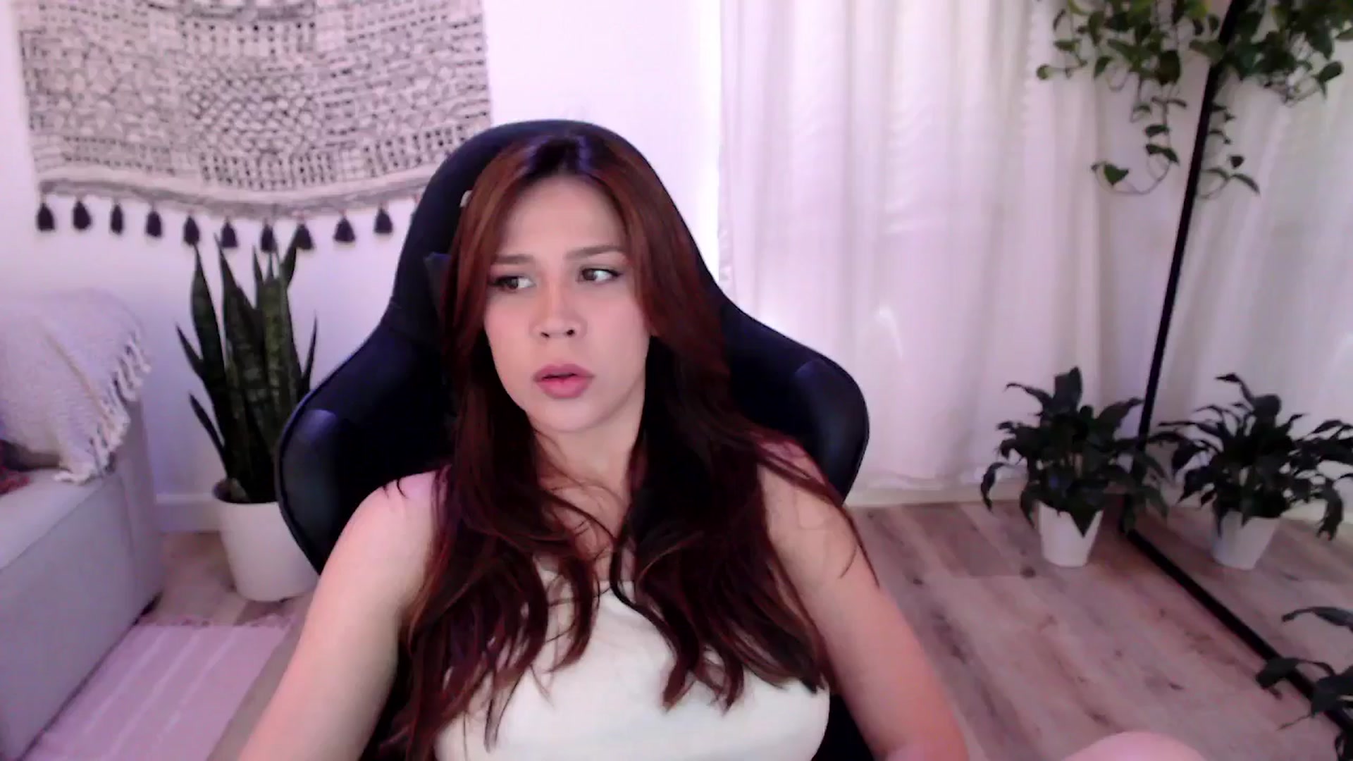 Gallery image thumbnail from Marie's myfreecams stream on, 07/03/2024, 22:38 image 3 of 20