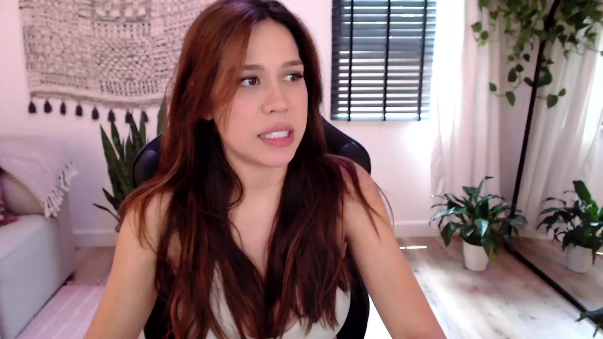 Gallery image thumbnail from Marie's myfreecams stream on, 07/10/2024, 21:42 image 3 of 20