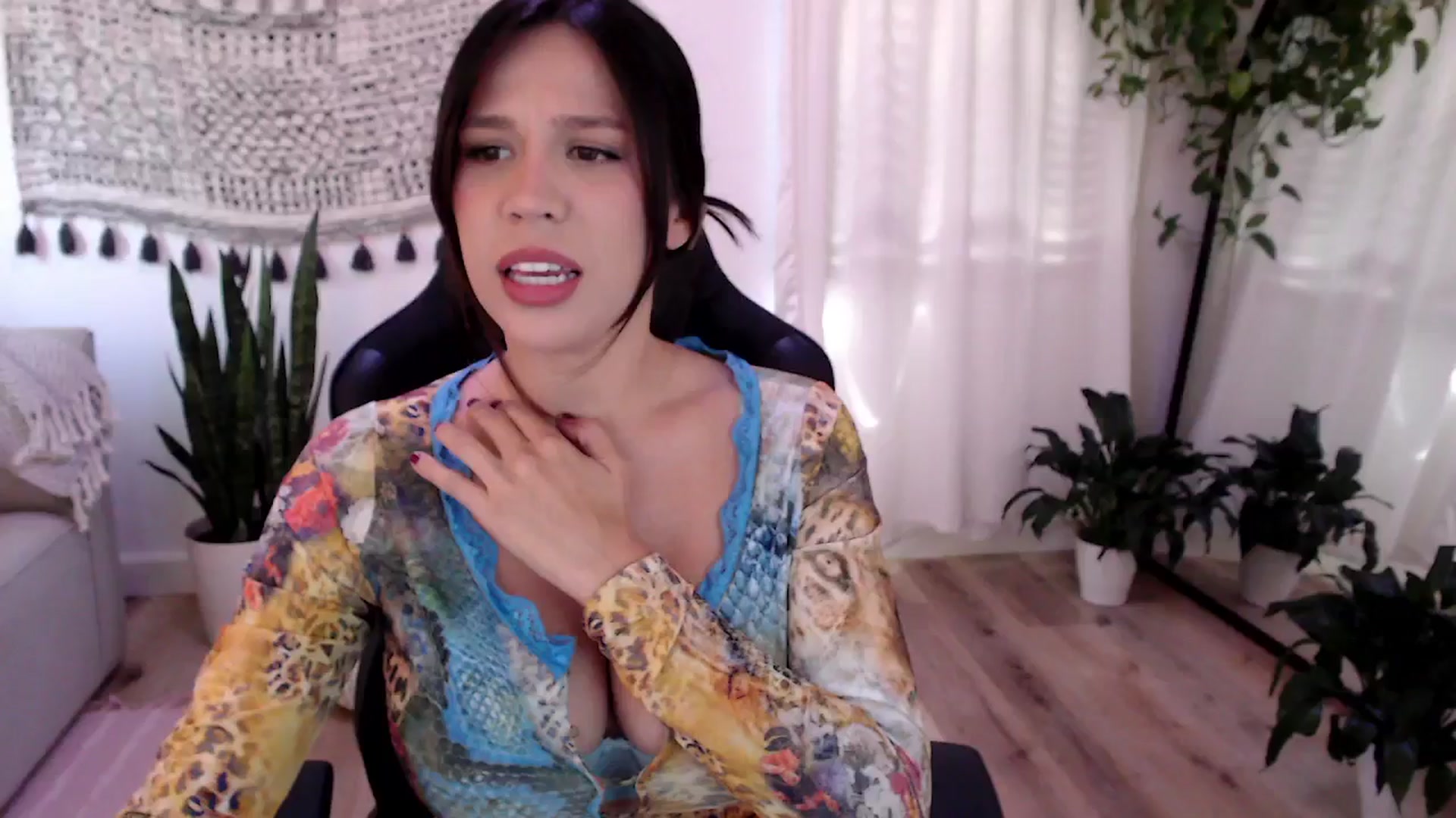 Gallery image thumbnail from Marie's myfreecams stream on, 08/09/2024, 22:35 image 7 of 20