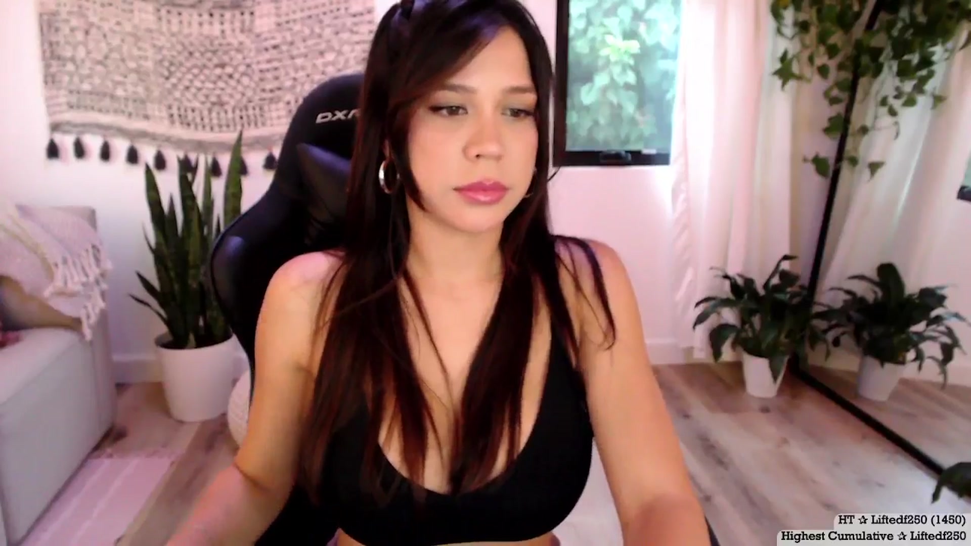 Gallery image thumbnail from Marie's myfreecams stream on, 08/17/2024, 02:53 image 9 of 20