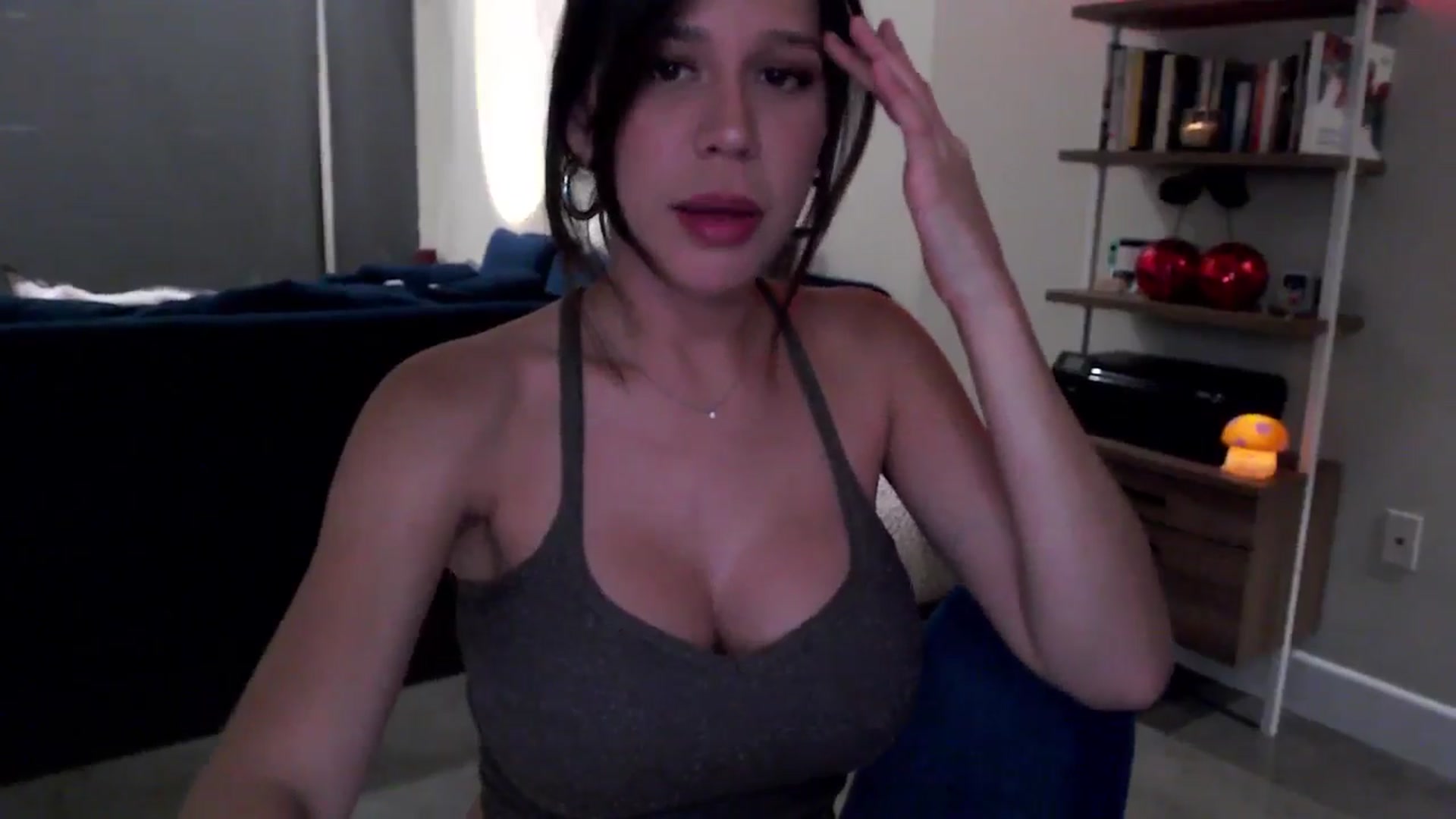 Gallery image thumbnail from Marie's myfreecams stream on, 09/14/2024, 03:45 image 17 of 20