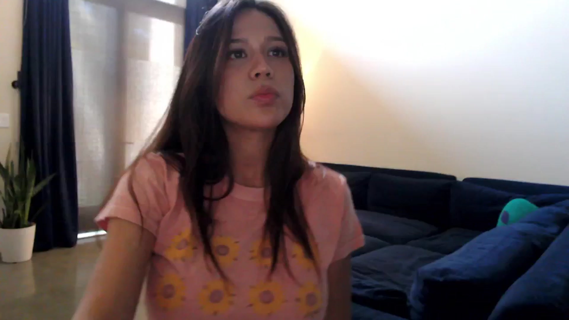 Gallery image thumbnail from Marie's myfreecams stream on, 11/12/2024, 21:14 image 17 of 20