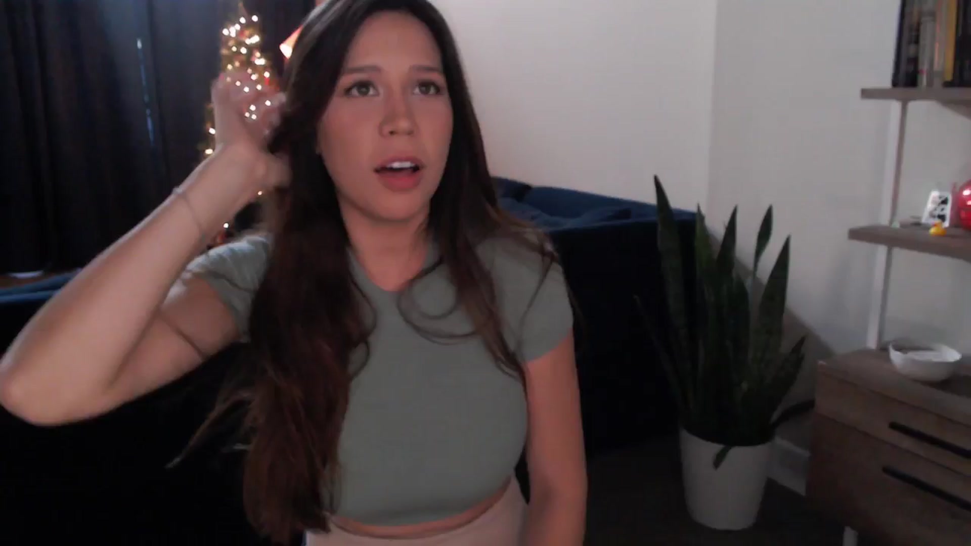 Gallery image thumbnail from Marie's myfreecams stream on, 12/05/2024, 24:00 image 14 of 20