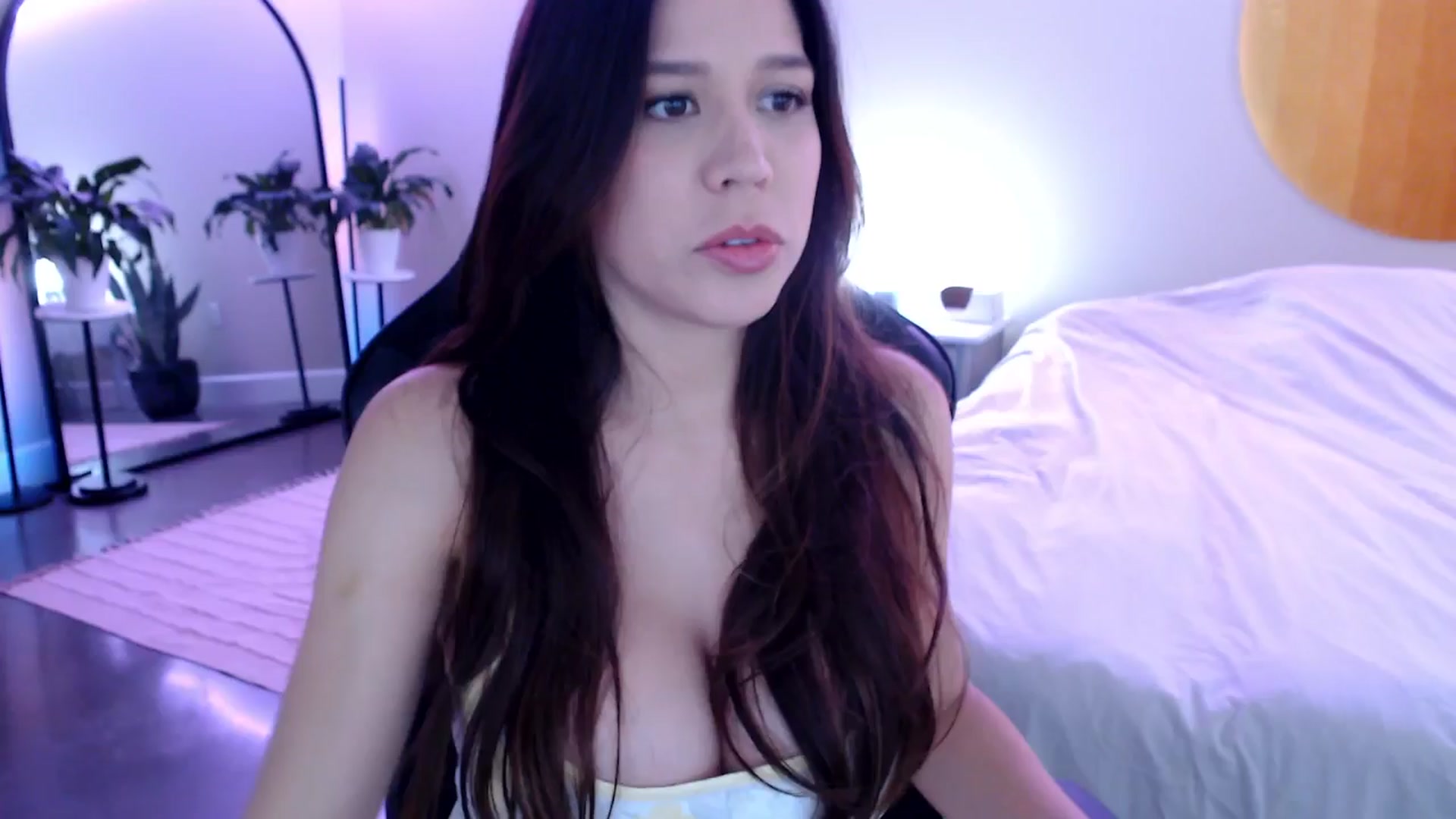 Gallery image thumbnail from Marie's myfreecams stream on, 12/05/2024, 23:20 image 19 of 20