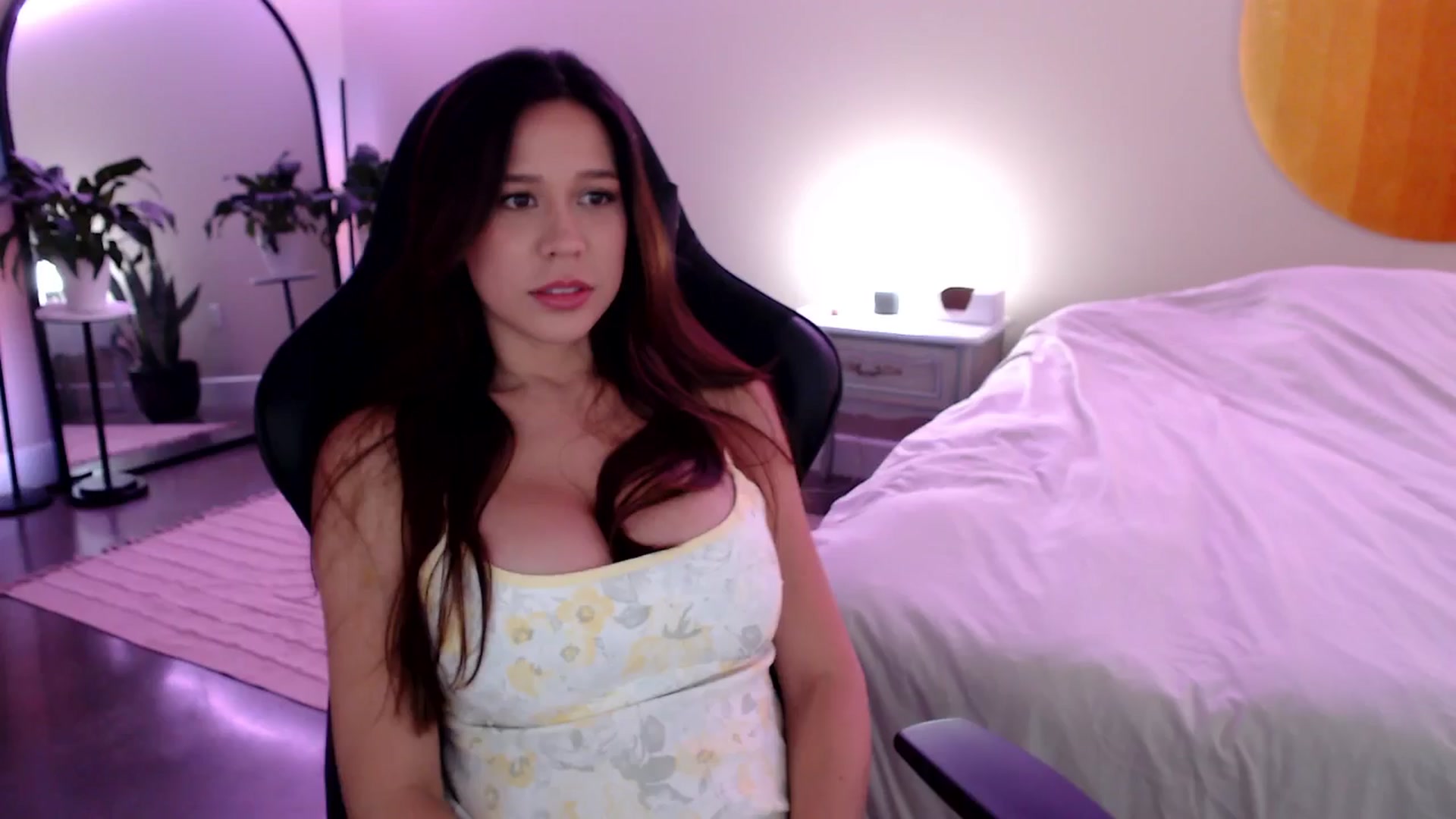 Gallery image thumbnail from Marie's myfreecams stream on, 12/05/2024, 23:20 image 13 of 20