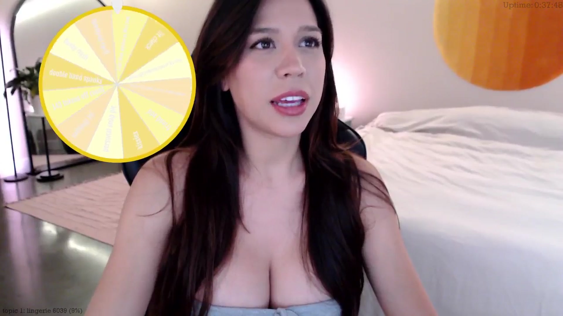 Gallery image thumbnail from Marie's myfreecams stream on, 12/12/2024, 22:39 image 12 of 20