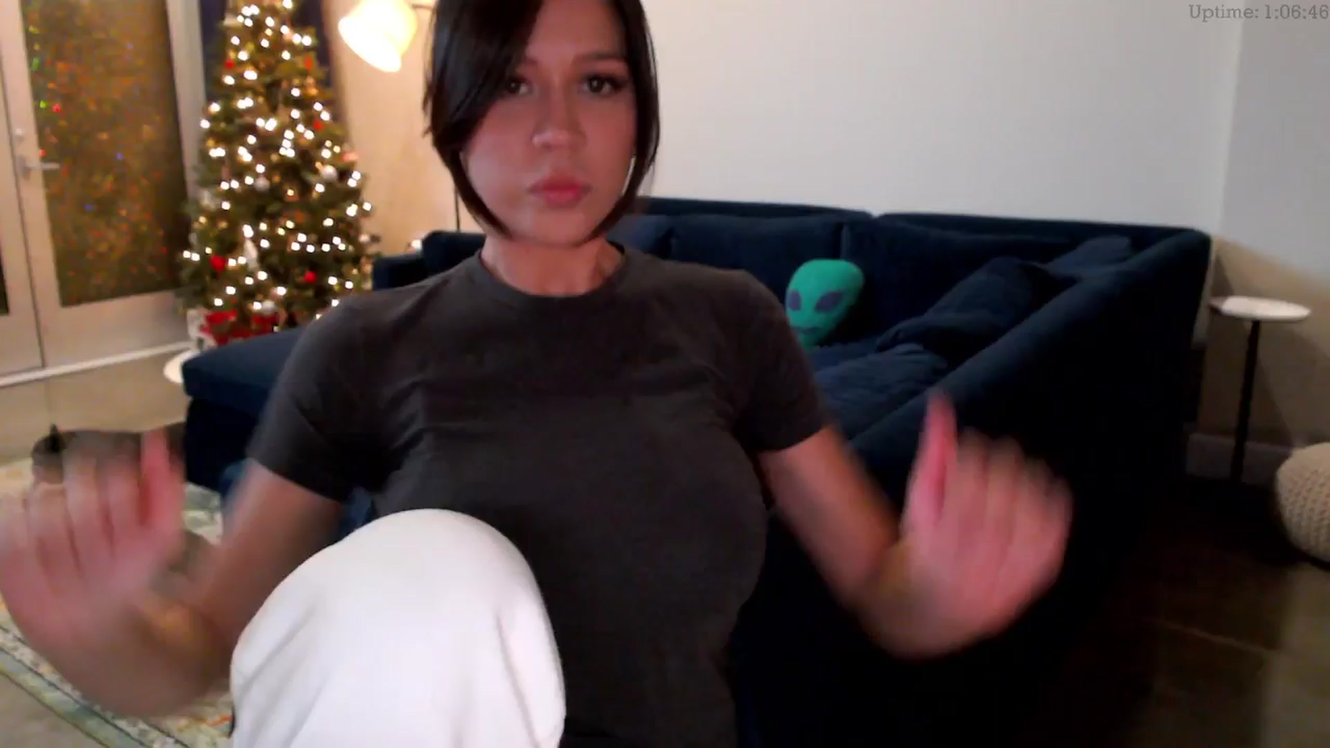 Gallery image thumbnail from Marie's myfreecams stream on, 12/19/2024, 05:20 image 6 of 20