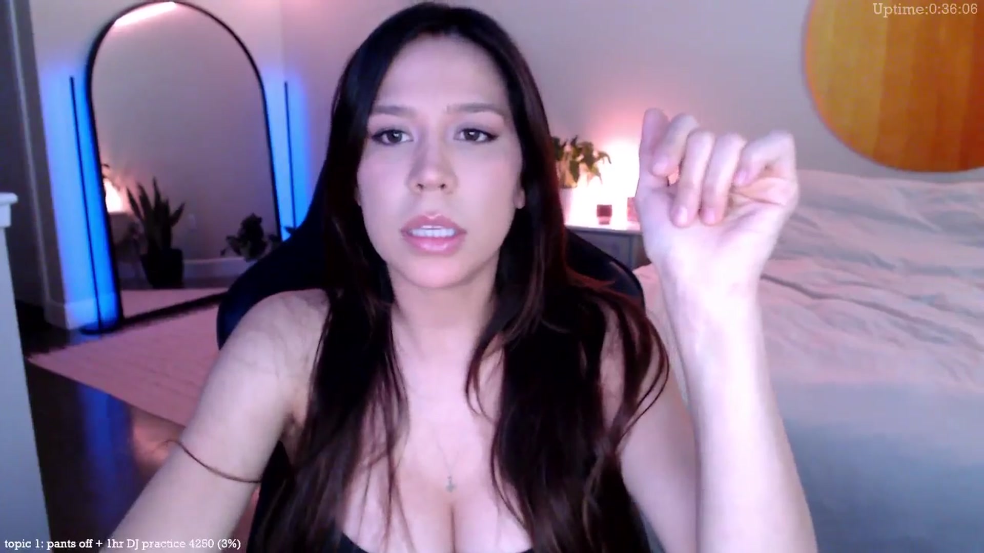 Gallery image thumbnail from Marie's myfreecams stream on, 02/06/2025, 20:55 image 17 of 20
